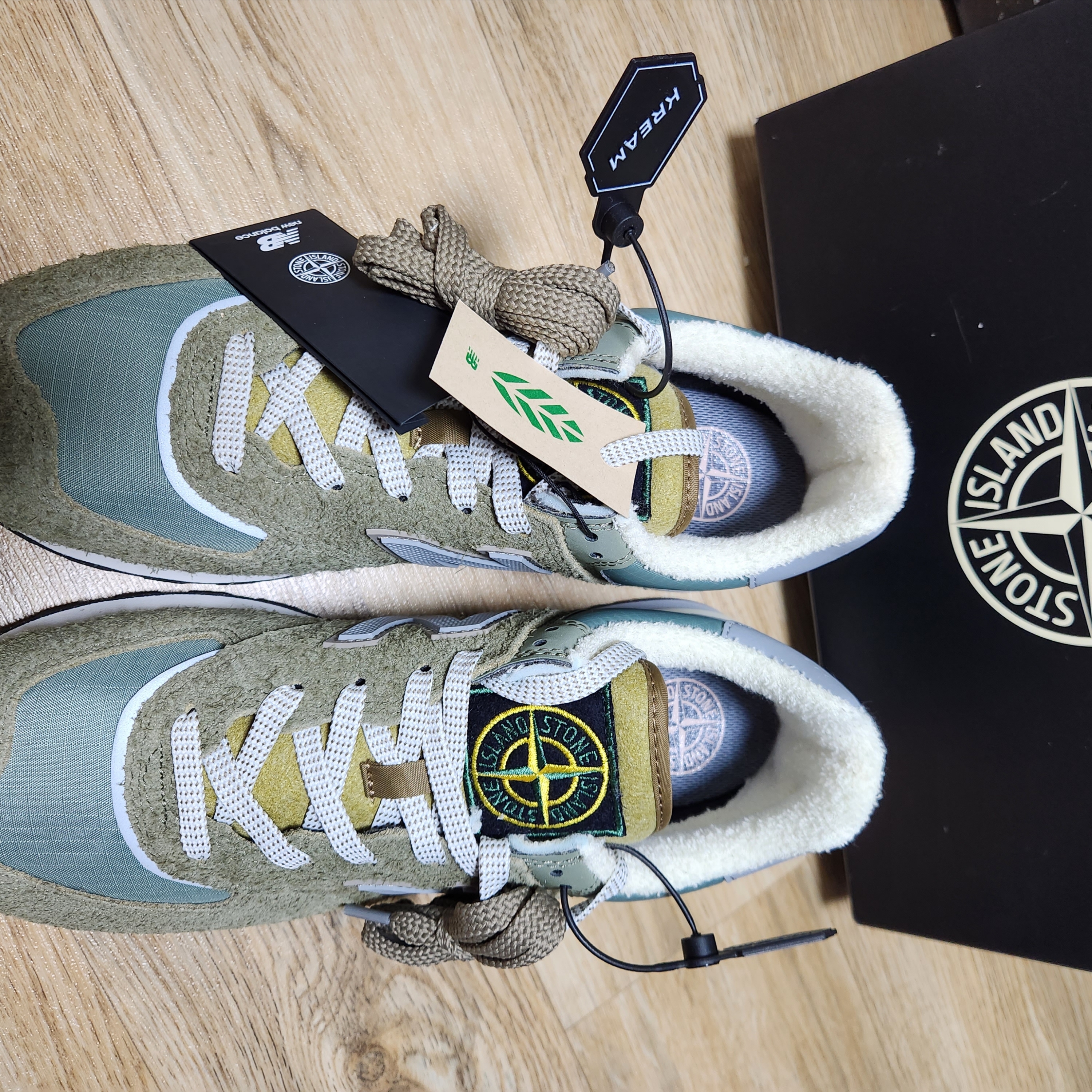 New Balance x Stone Island 574 Legacy Green 착용 스타일