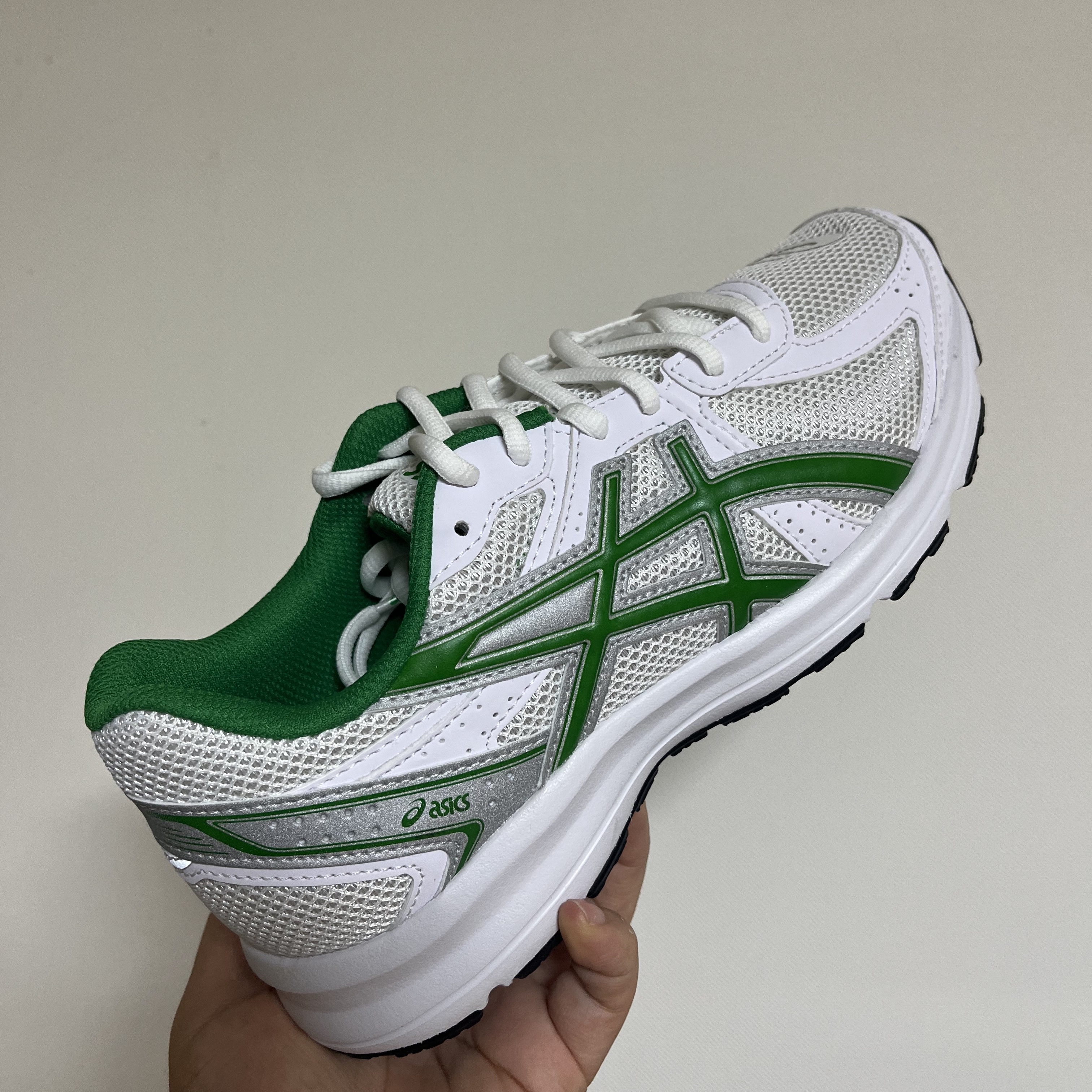 Asics Jog 100 S White Green - 2E Wide 착용 스타일 - 2