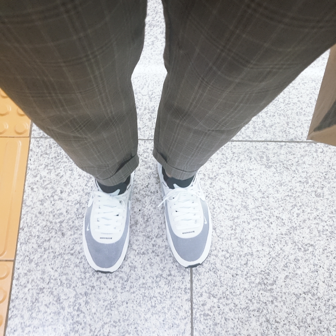 Nike Waffle One Infinite Lilac 착용 스타일