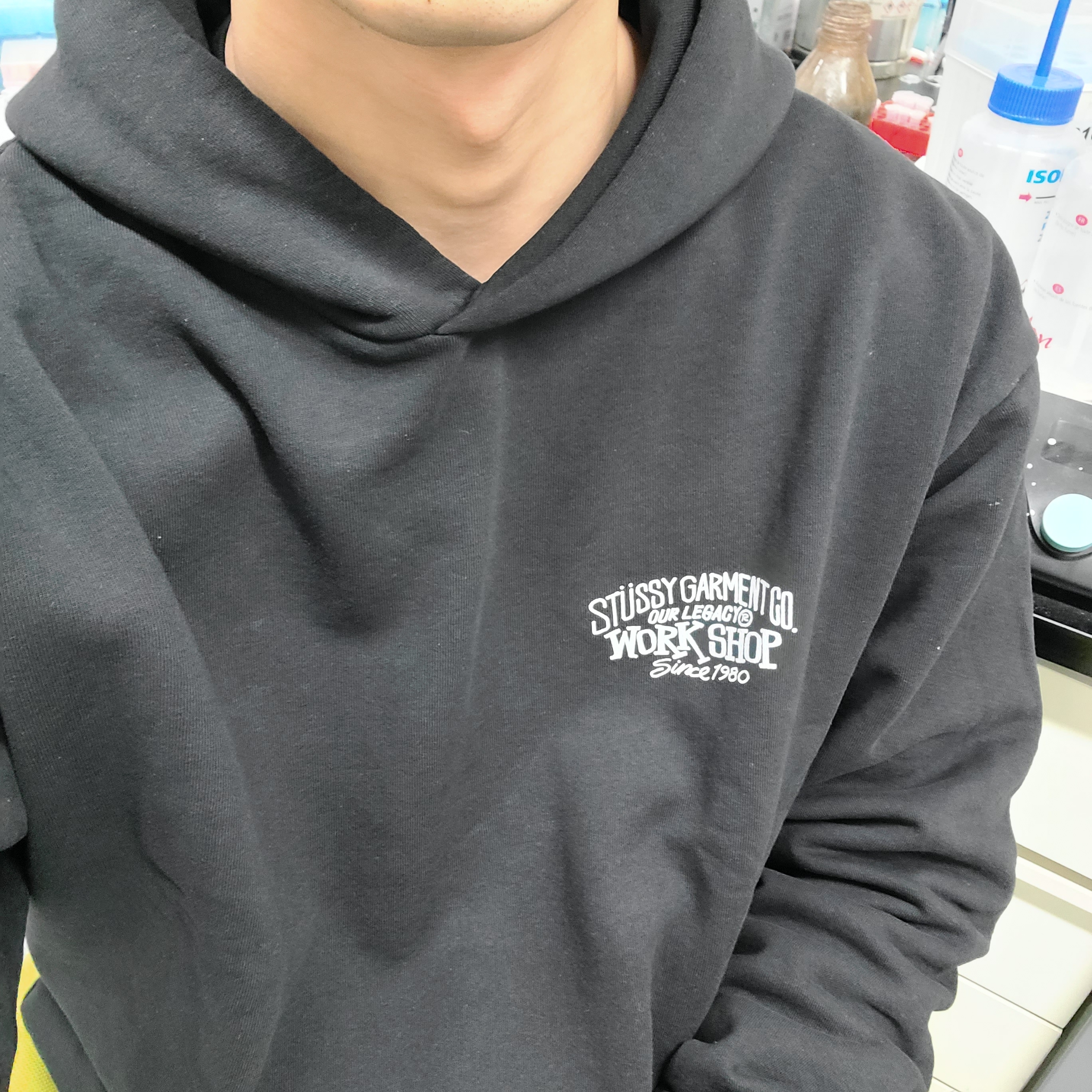 Stussy x Our Legacy Work Shop Surfman Pigment Dyed Hoodie Black, Jordan 1 Mid College Grey 착용 스타일