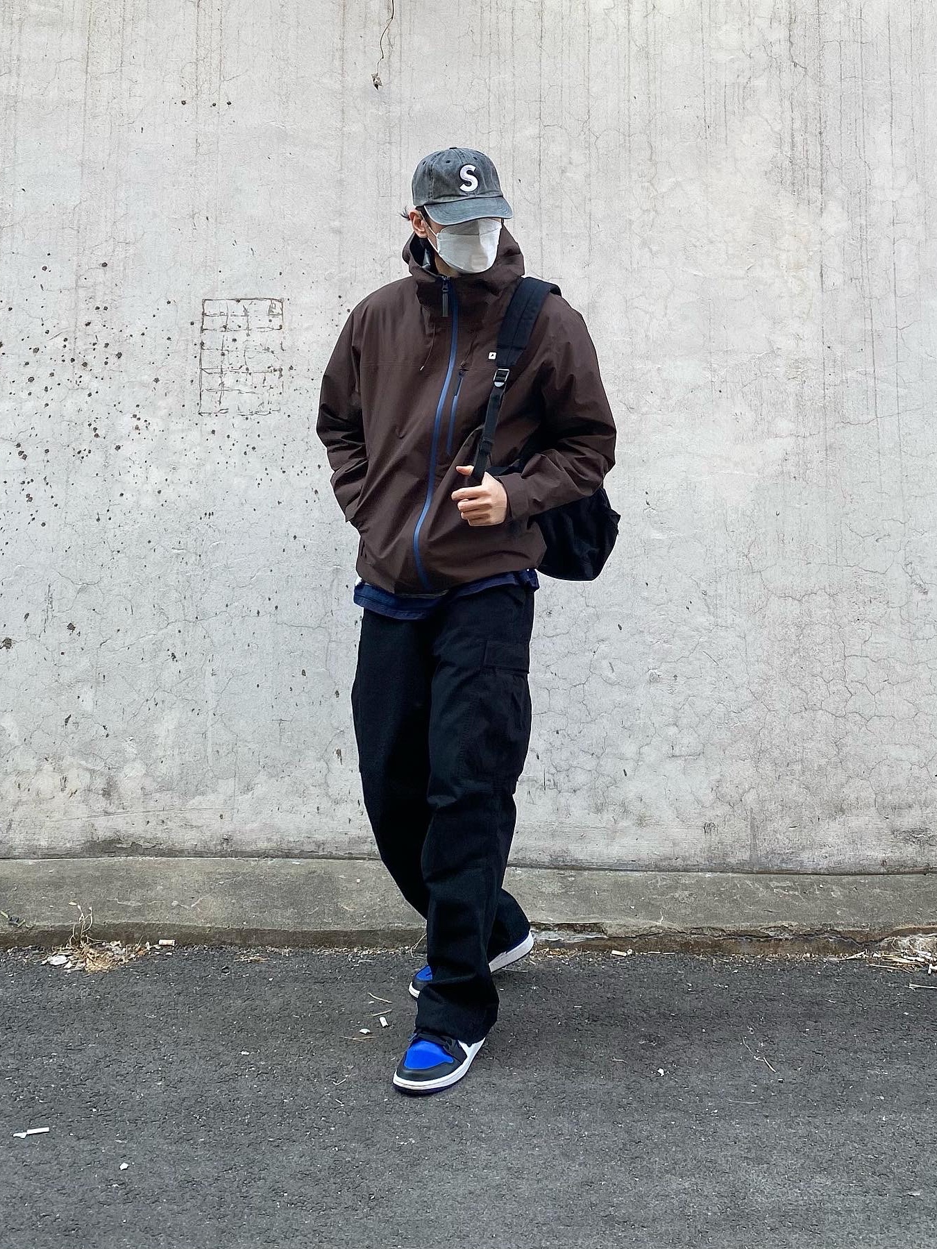Jordan 1 Low Royal Toe, Supreme Pigment Print S Logo 6-Panel Black - 20SS 착용 스타일 - 2