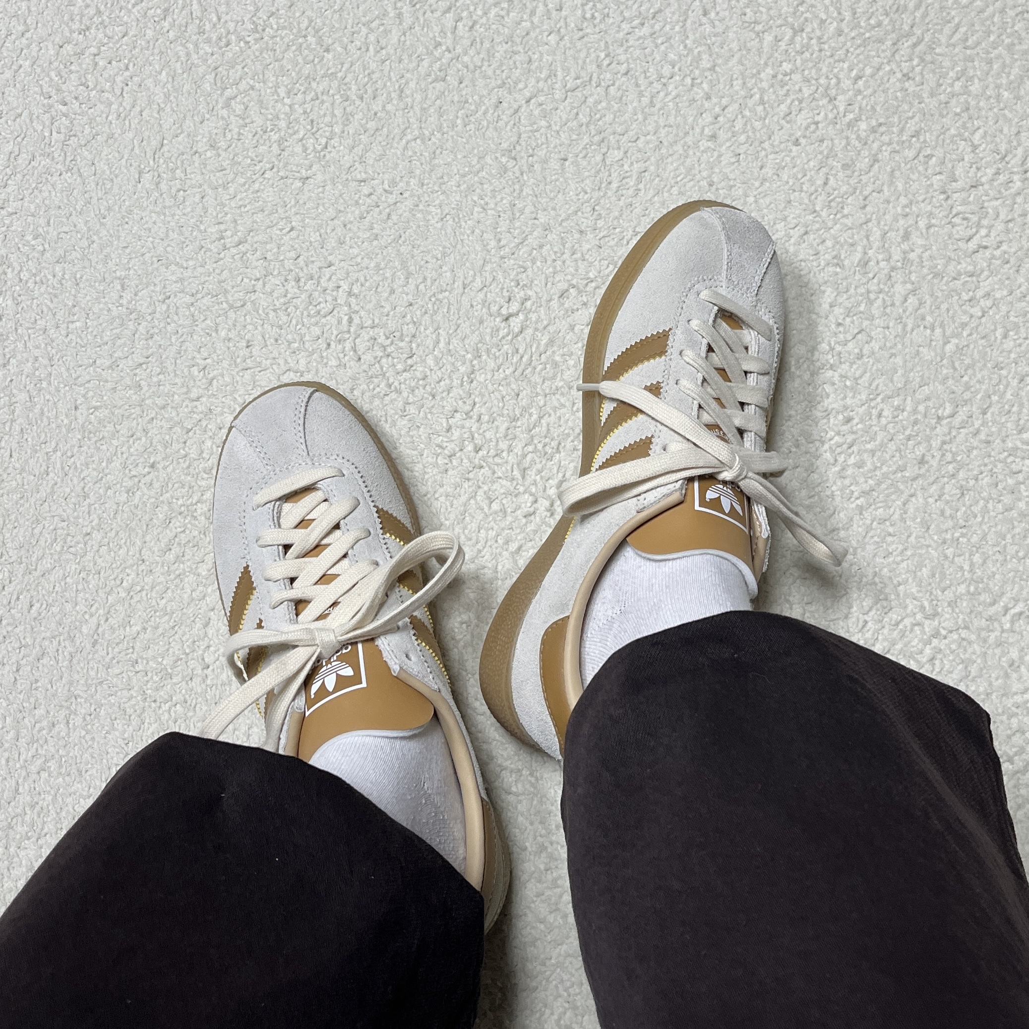 Adidas City Series Munchen Cream White Mesa 착용 스타일 - 3