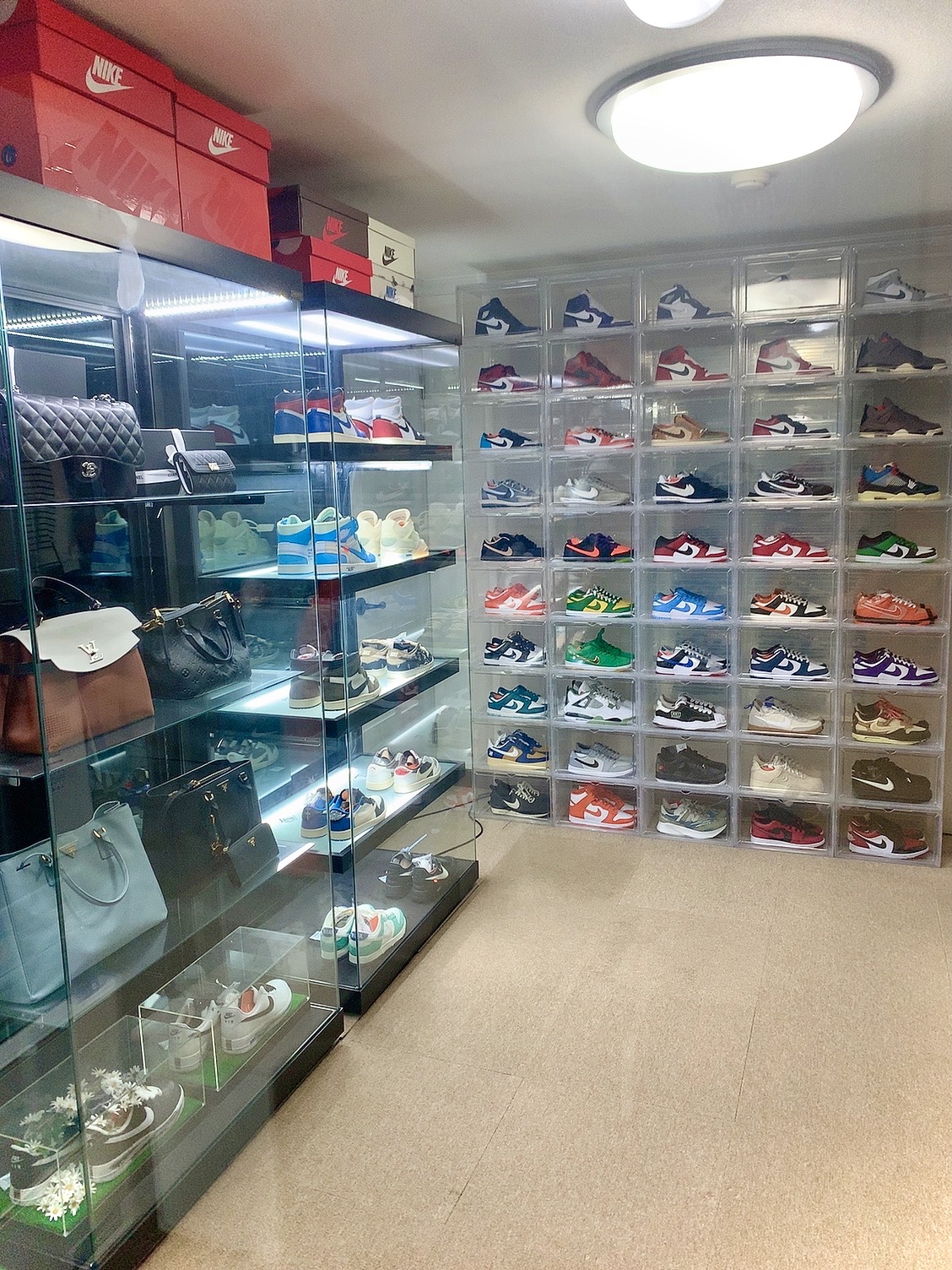 Jordan 1 x Travis Scott x Fragment Retro Low OG SP Military Blue, Jordan 1 x Travis Scott Retro Low OG SP Sail and Ridgerock 착용 스타일 - 1