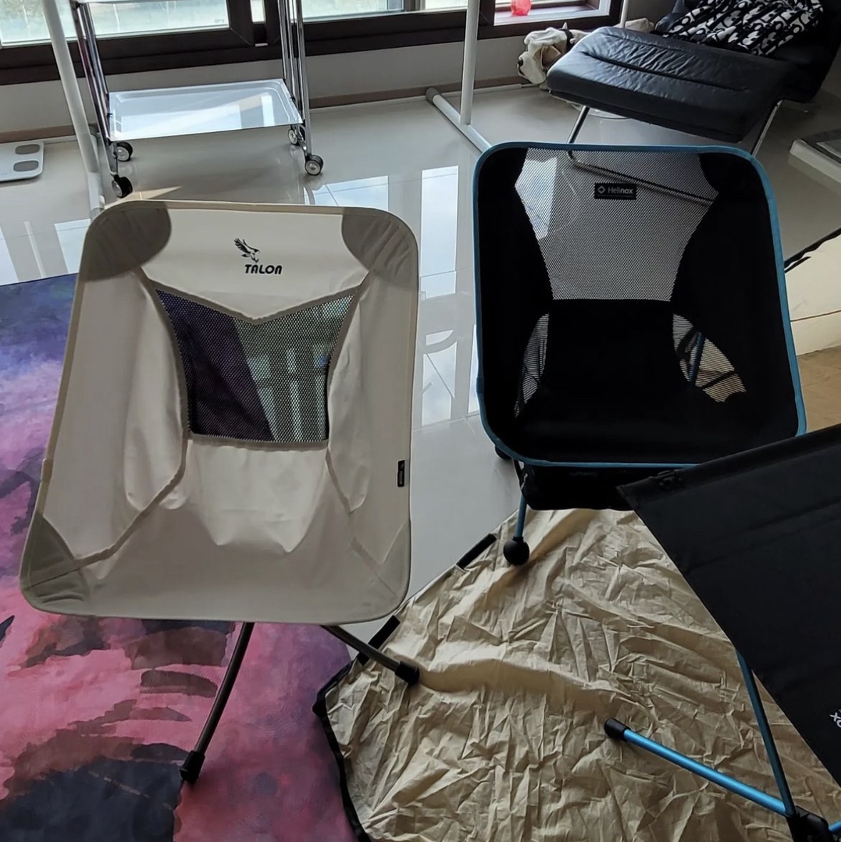 Helinox Chair One Black 착용 스타일 - 5