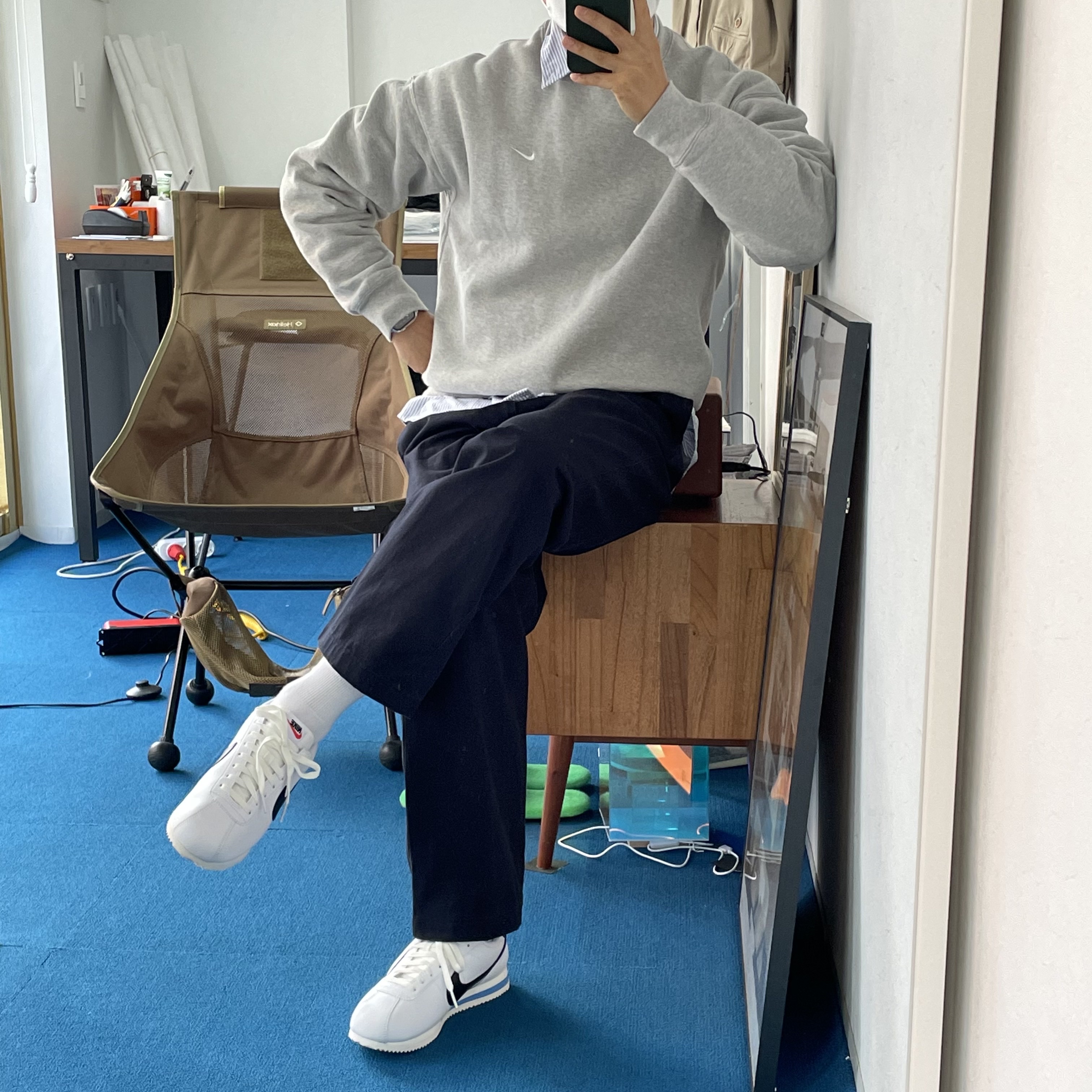 Nike Cortez White and Black, Nike NRG Solo Swoosh Crew Fleece Dark Grey Heather - Asia 착용 스타일