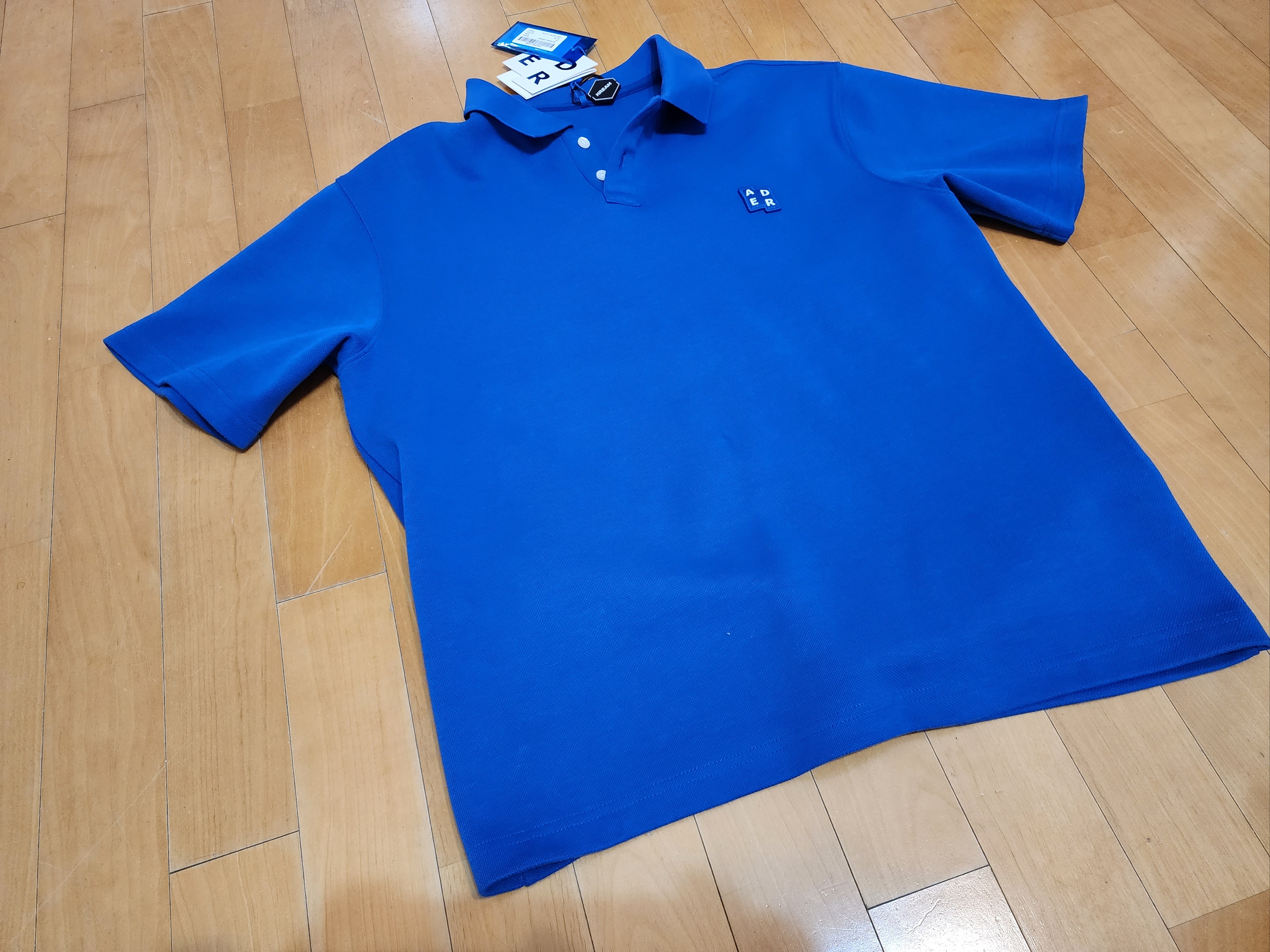 Ader Error Sig; TRS Tag Polo T-Shirt 01 Z-Blue 착용 스타일 - 2