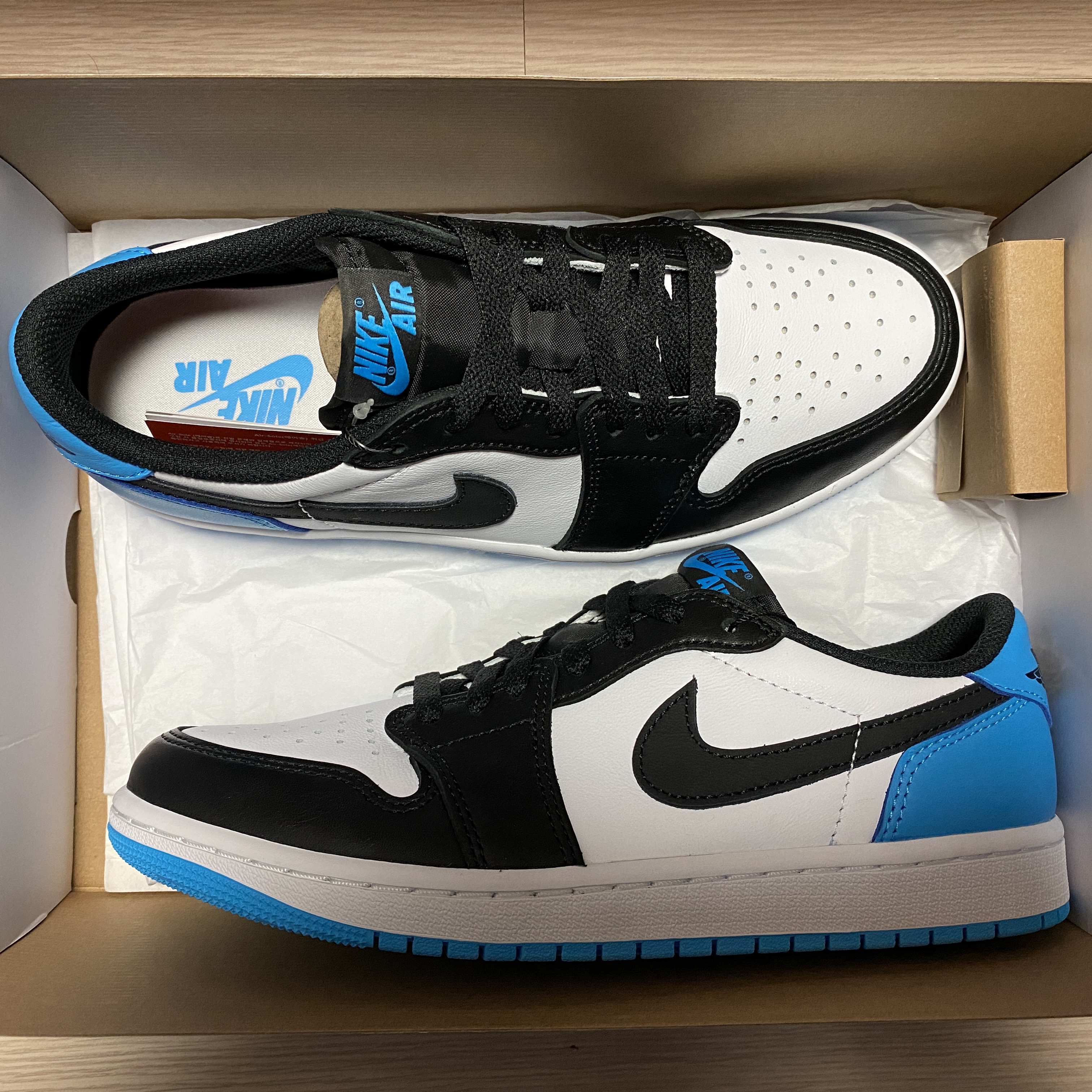 Jordan 1 Retro Low OG Black and Dark Powder Blue 착용 스타일