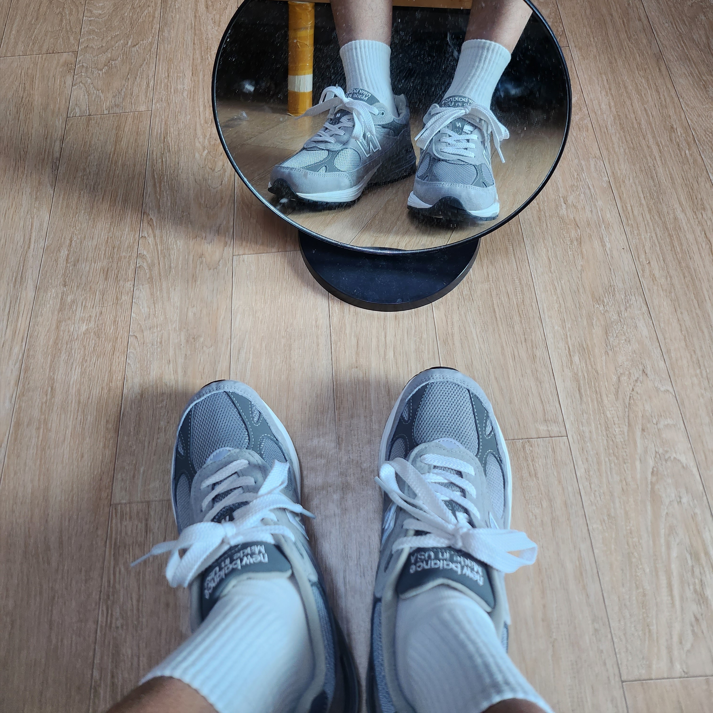 (W) New Balance 993 Made in USA Grey - D Wide 착용 스타일