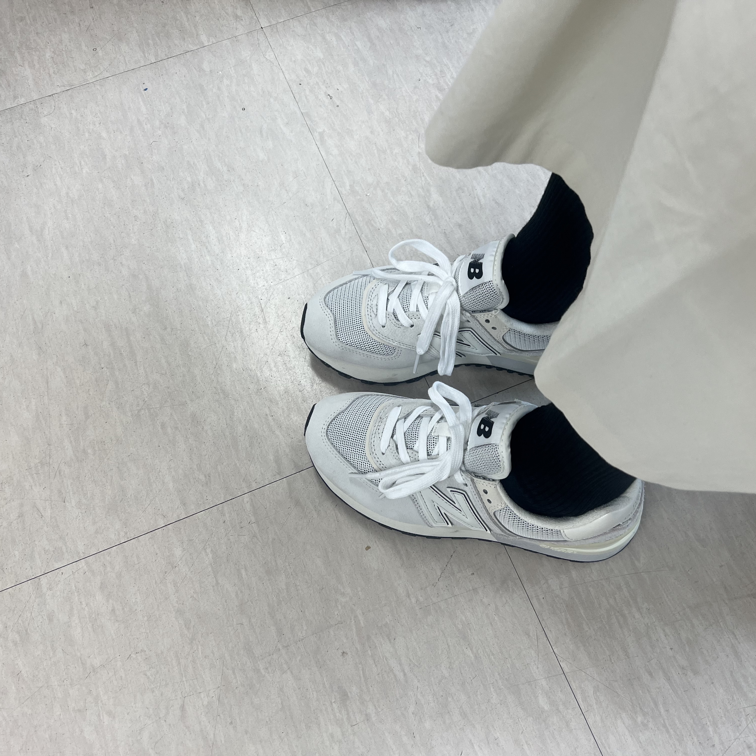 New Balance 574 Legacy Grey White 착용 스타일