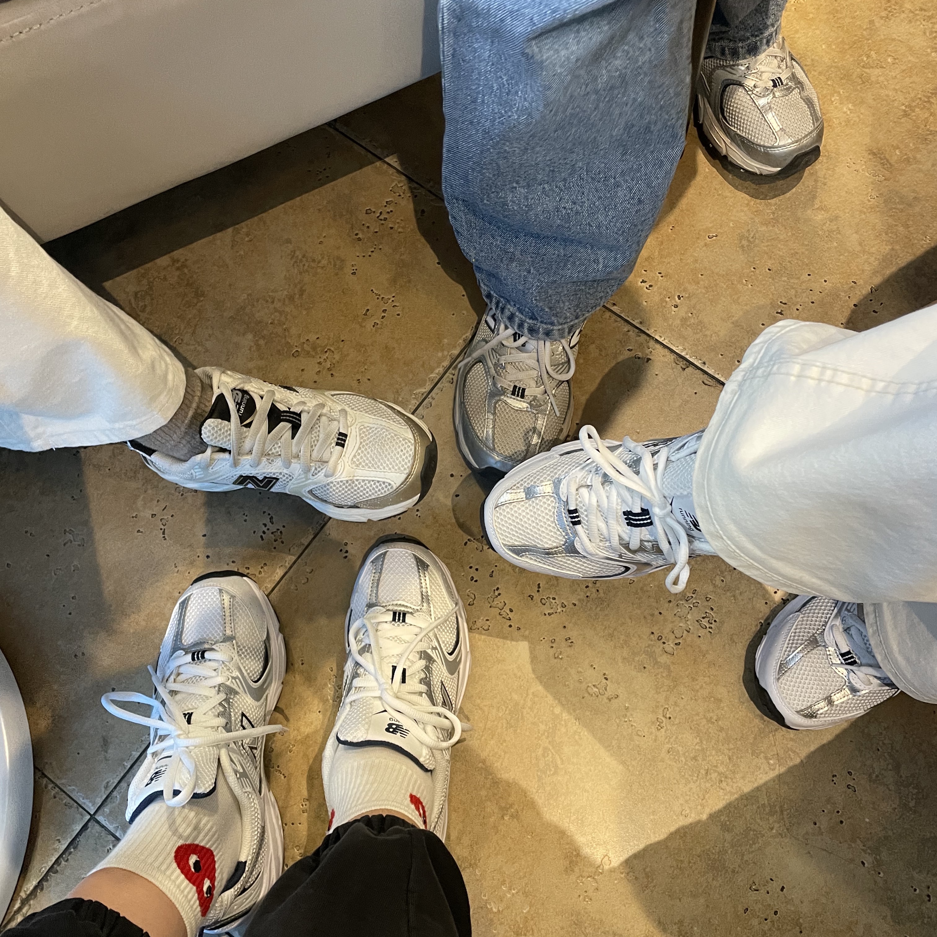 New Balance 530 White 착용 스타일