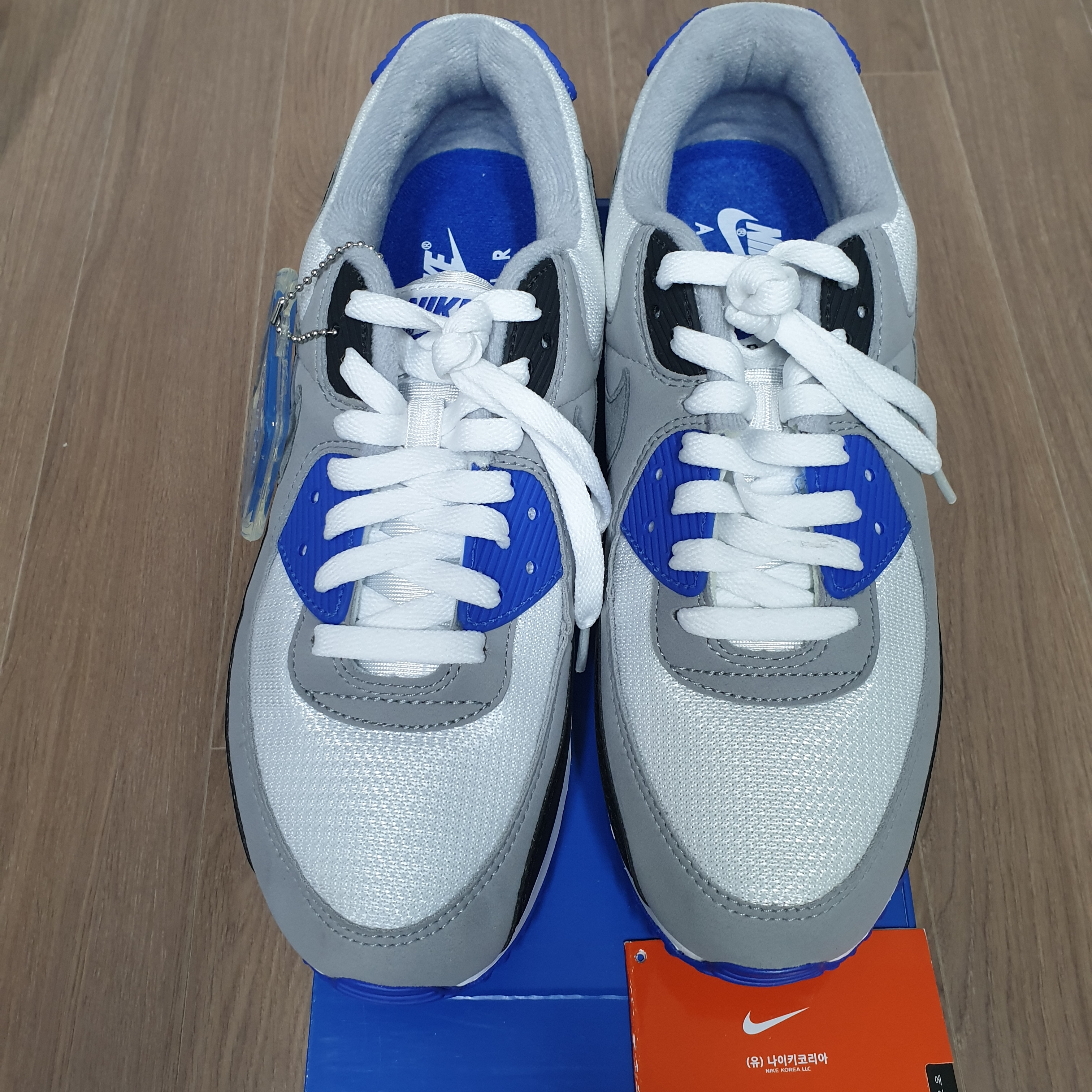 Nike Air Max 90 Hyper Royal 착용 스타일 - 2