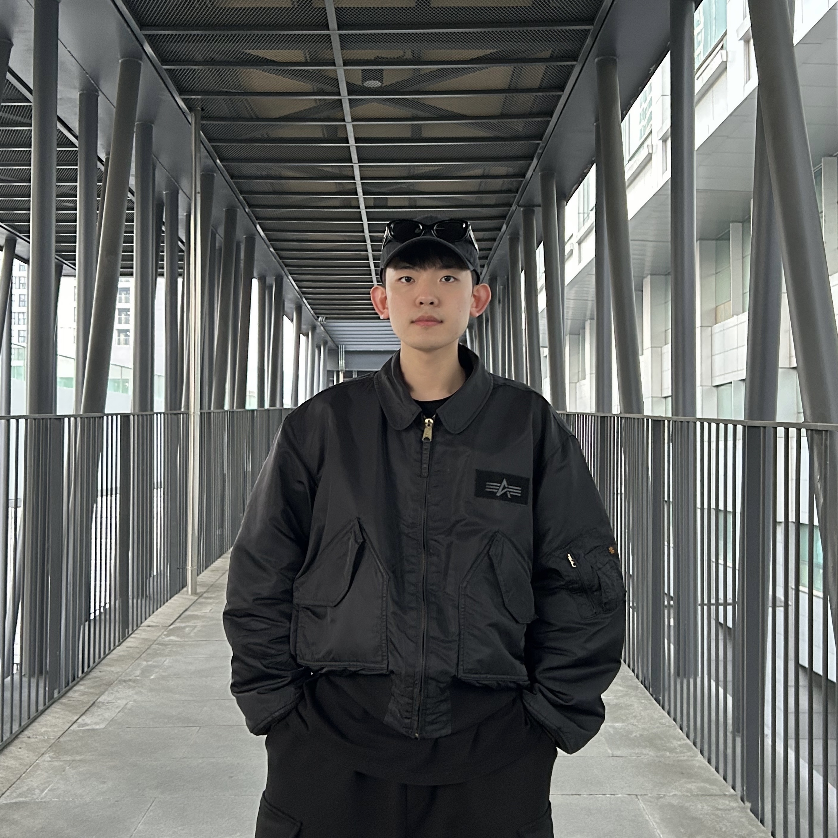 Balenciaga XL Army Boots Full Eva Black 착용 스타일 - 2
