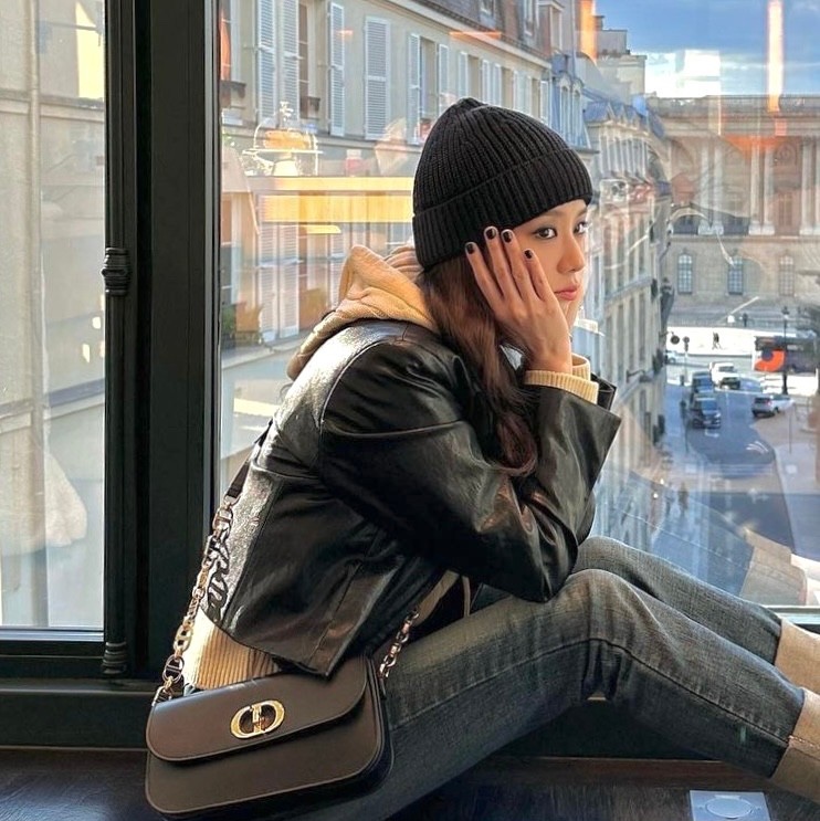 Dior 30 Montaigne Avenue Bag Box Calfskin Black 착용 스타일 - 2