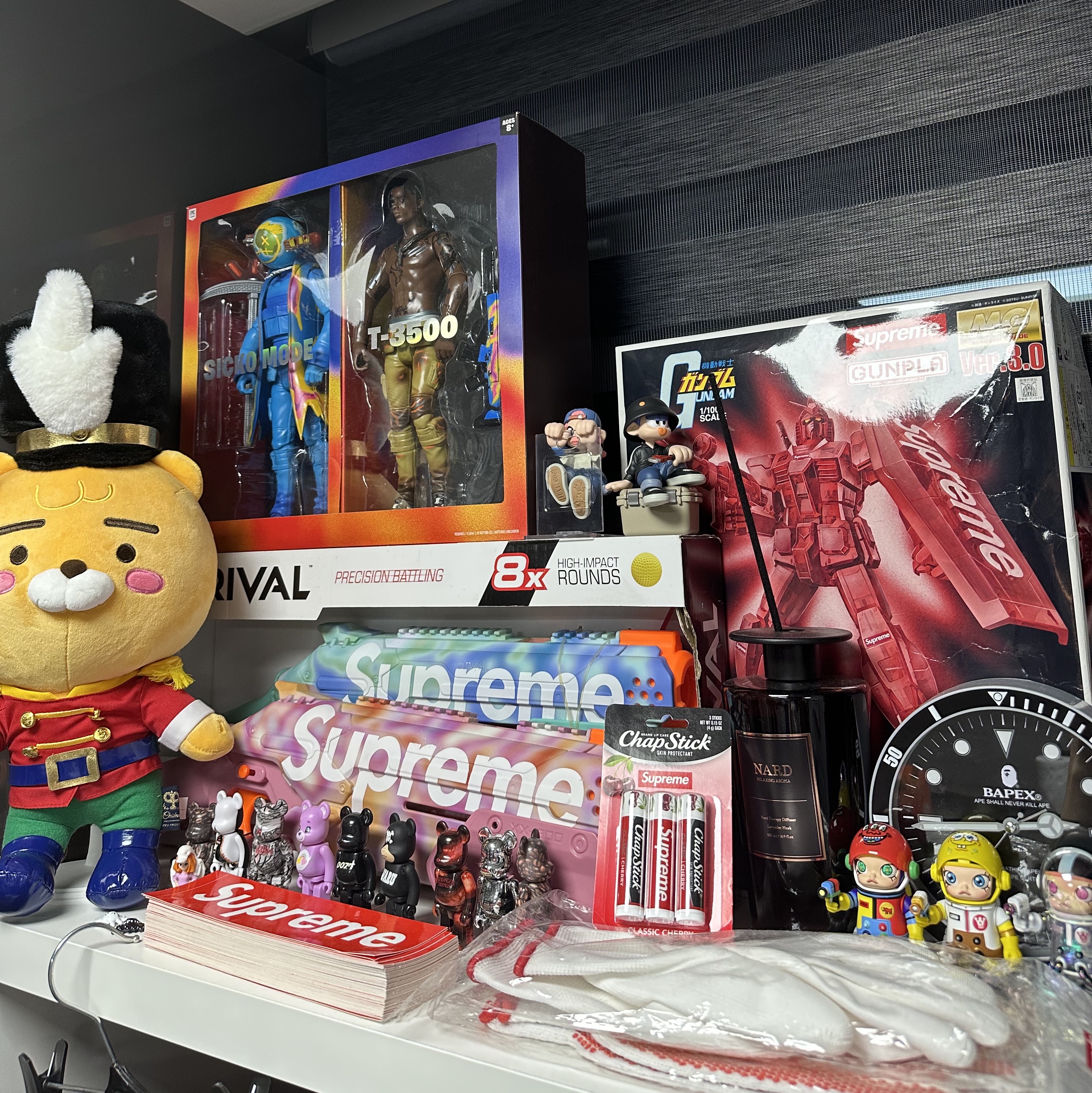 Supreme x Nerf Rival Takedown Blaster Pink - 21SS, Supreme x Nerf Rival Takedown Blaster Blue - 21SS 착용 스타일