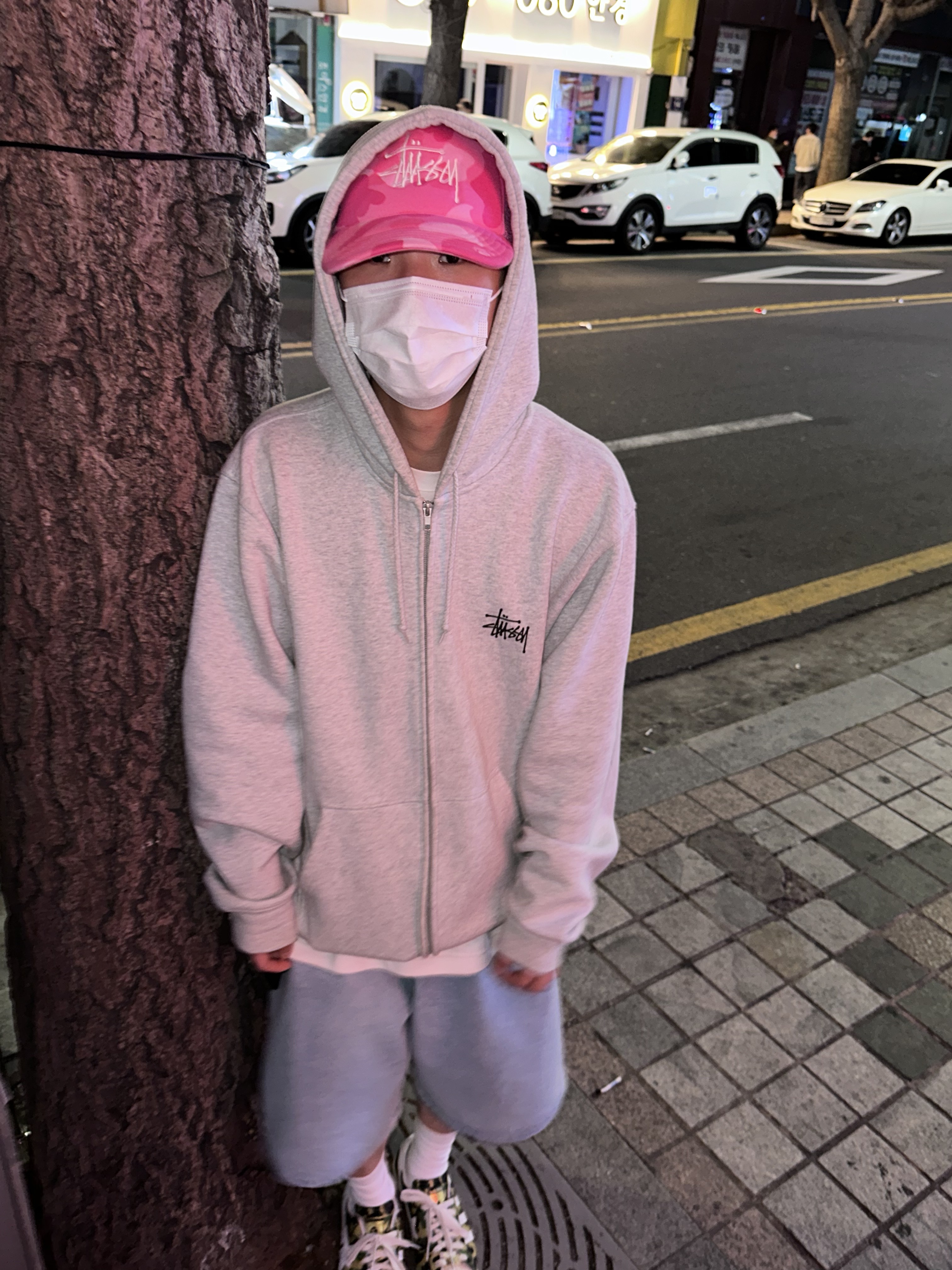 Stussy x BAPE Trucker Cap Pink, Adidas x BAPE Superstar 80s Green Camo 착용 스타일 - 3