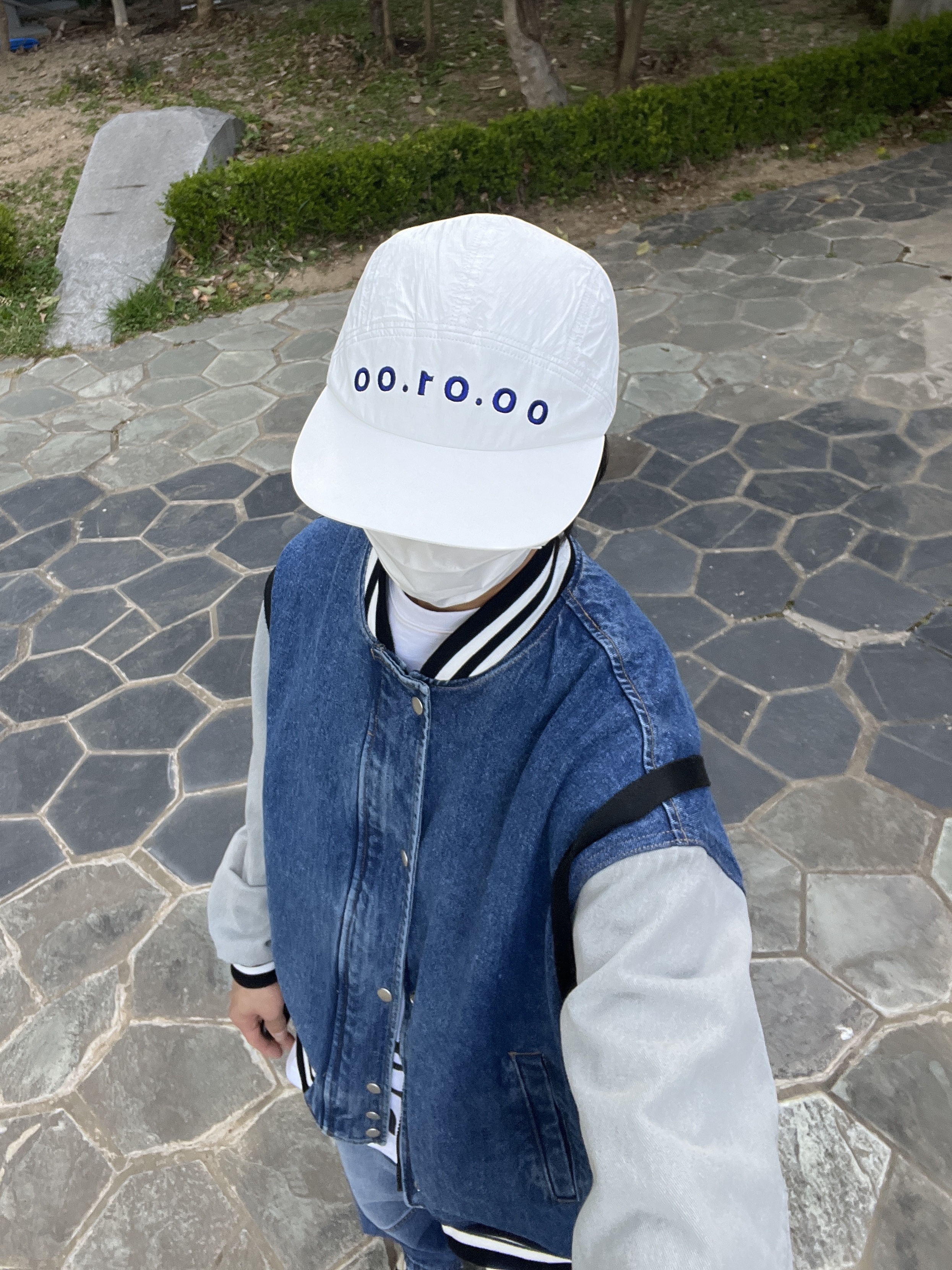 Opening Project Numbering Camp Cap Off White, Jordan 1 x Travis Scott x Fragment Retro Low OG SP Military Blue 착용 스타일 - 4