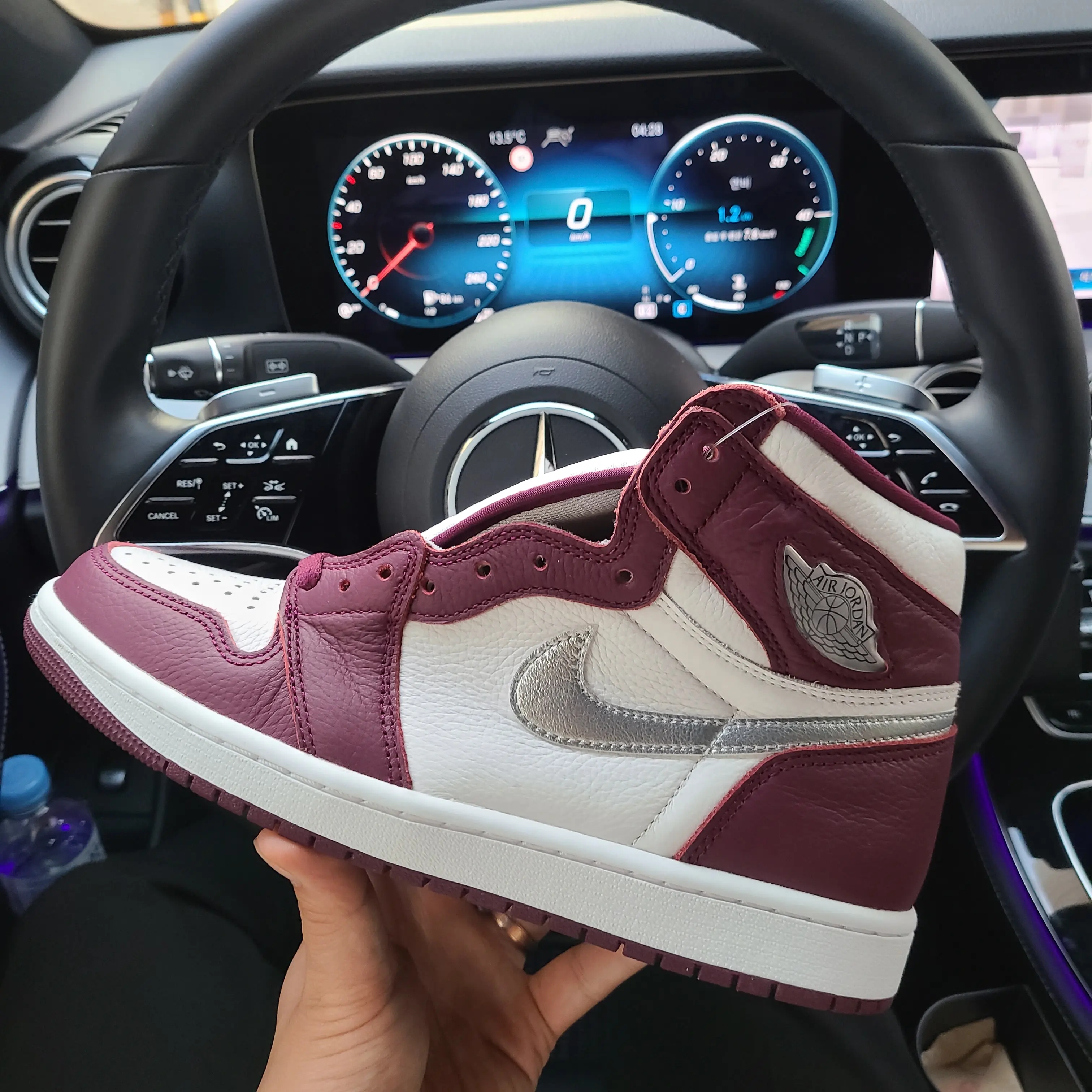 Jordan 1 Retro High OG Bordeaux 착용 스타일