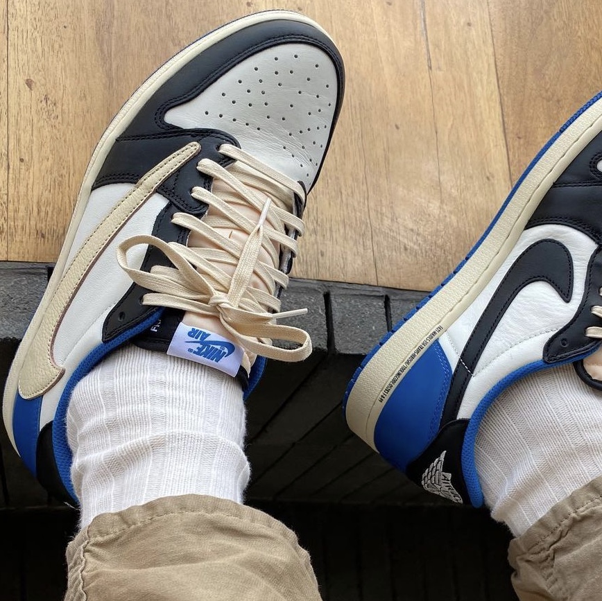 Jordan 1 x Travis Scott x Fragment Retro Low OG SP Military Blue 착용 스타일