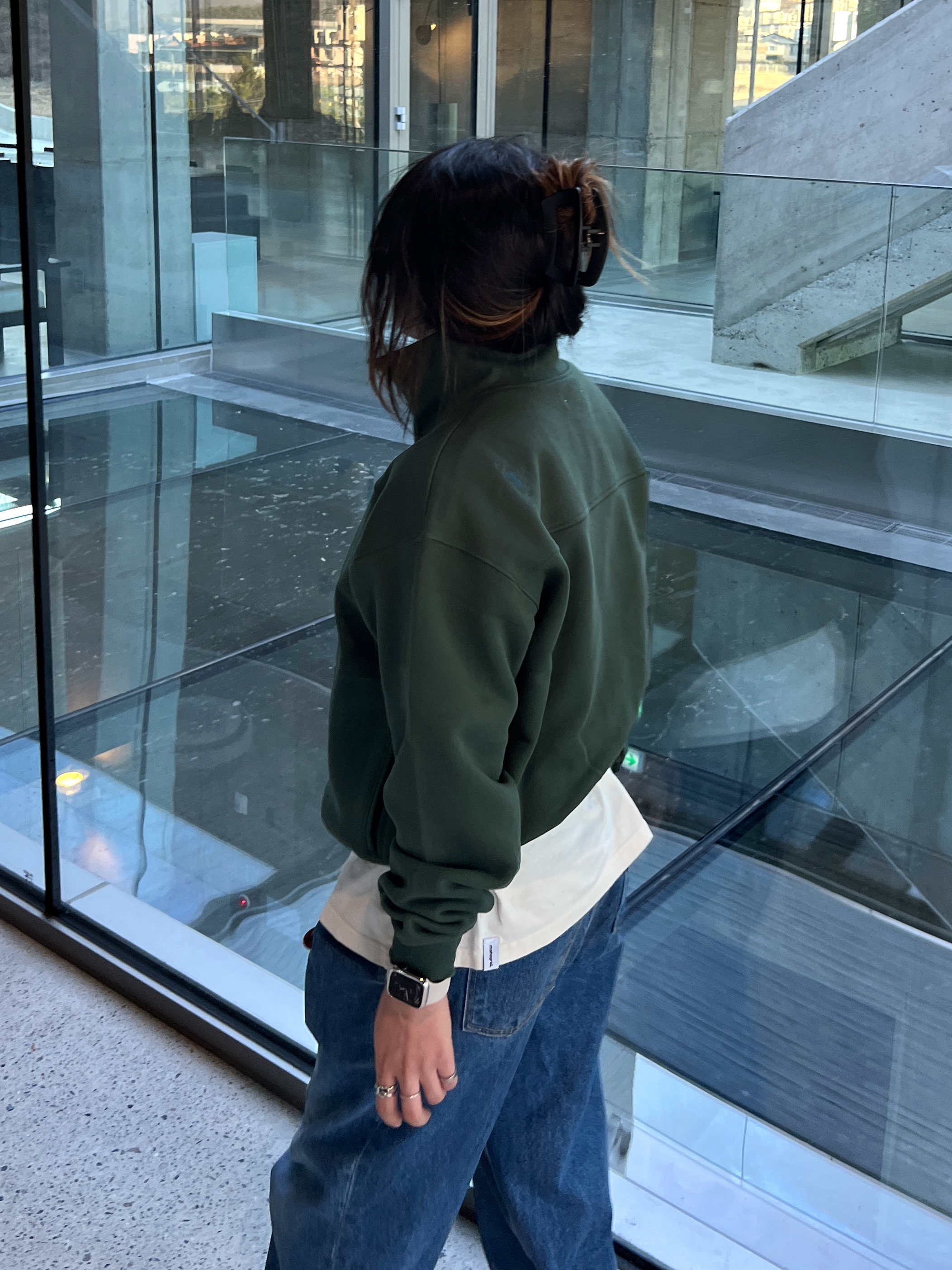 Apple AirPods Max Lightning Space Gray (Korean Ver.), Supreme Leather Key Loop Red - 21SS 착용 스타일 - 2