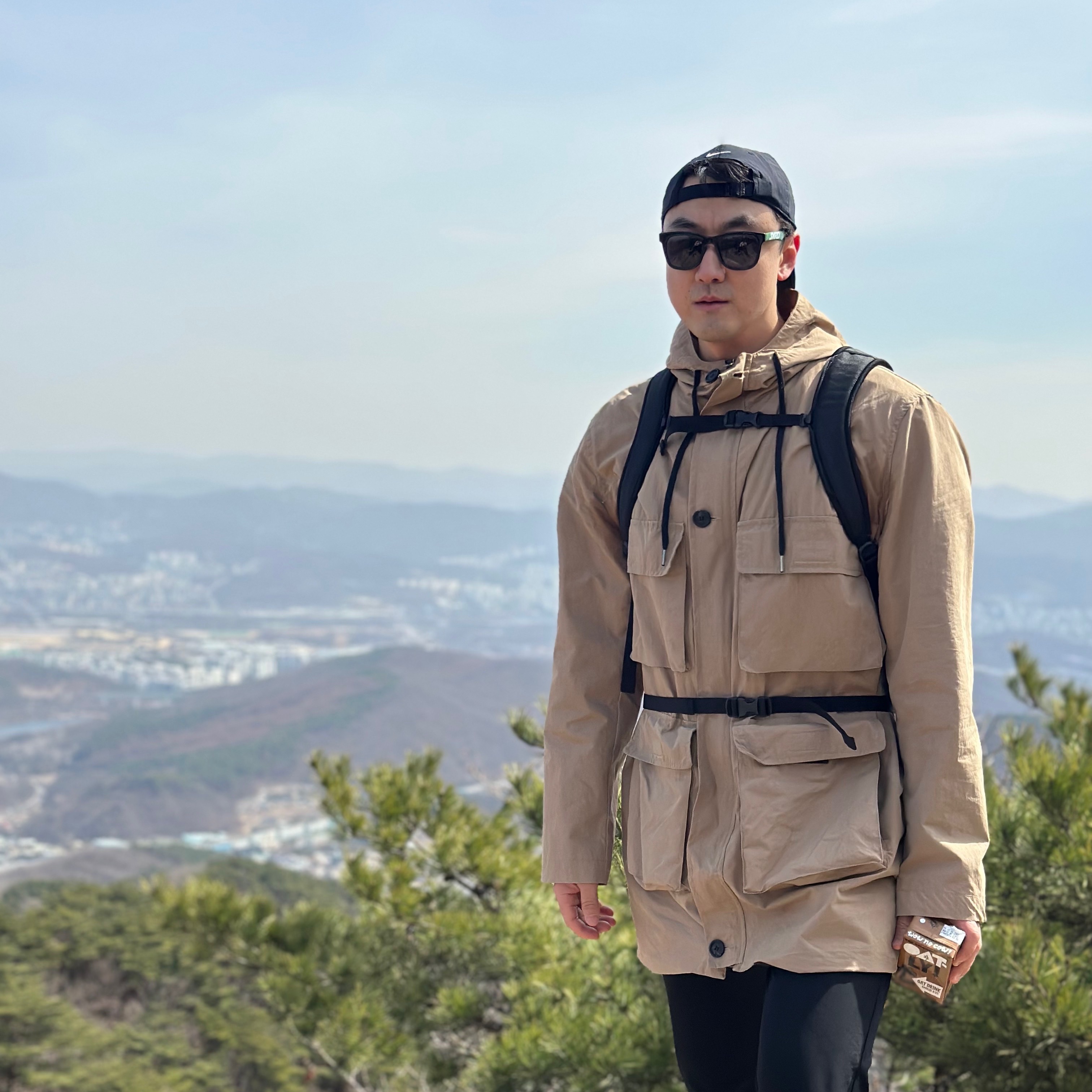 Arc'teryx Mantis 26 Backpack Black 착용 스타일 - 4
