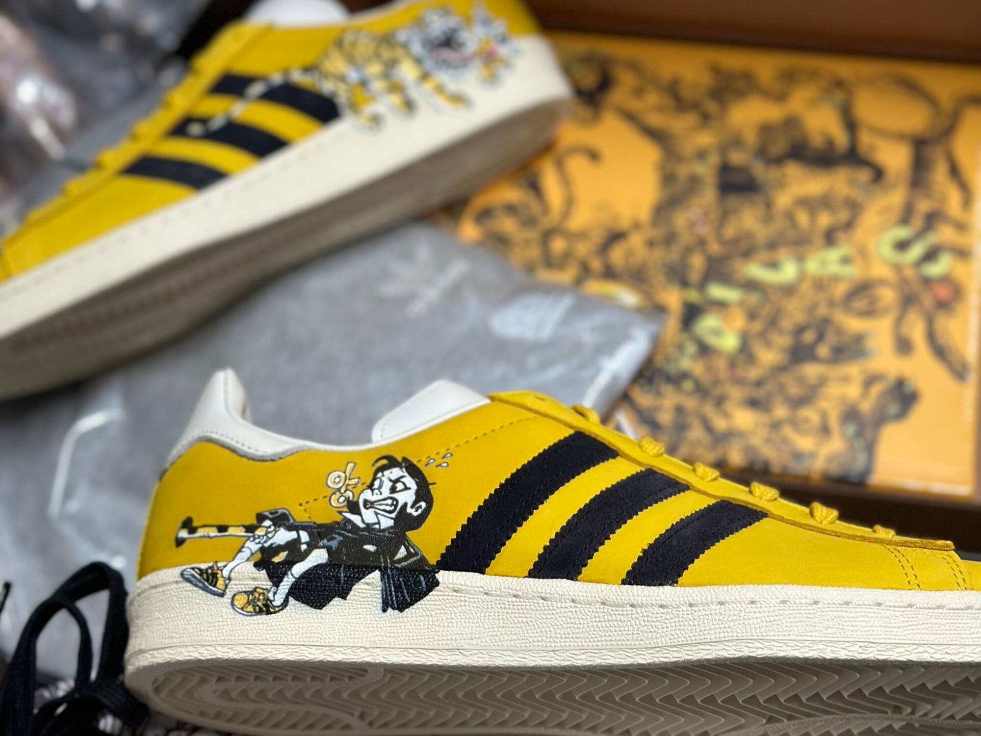 Adidas x Kasina x Kim Jung Gi Campus Hazy Yellow (Special Package) 착용 스타일