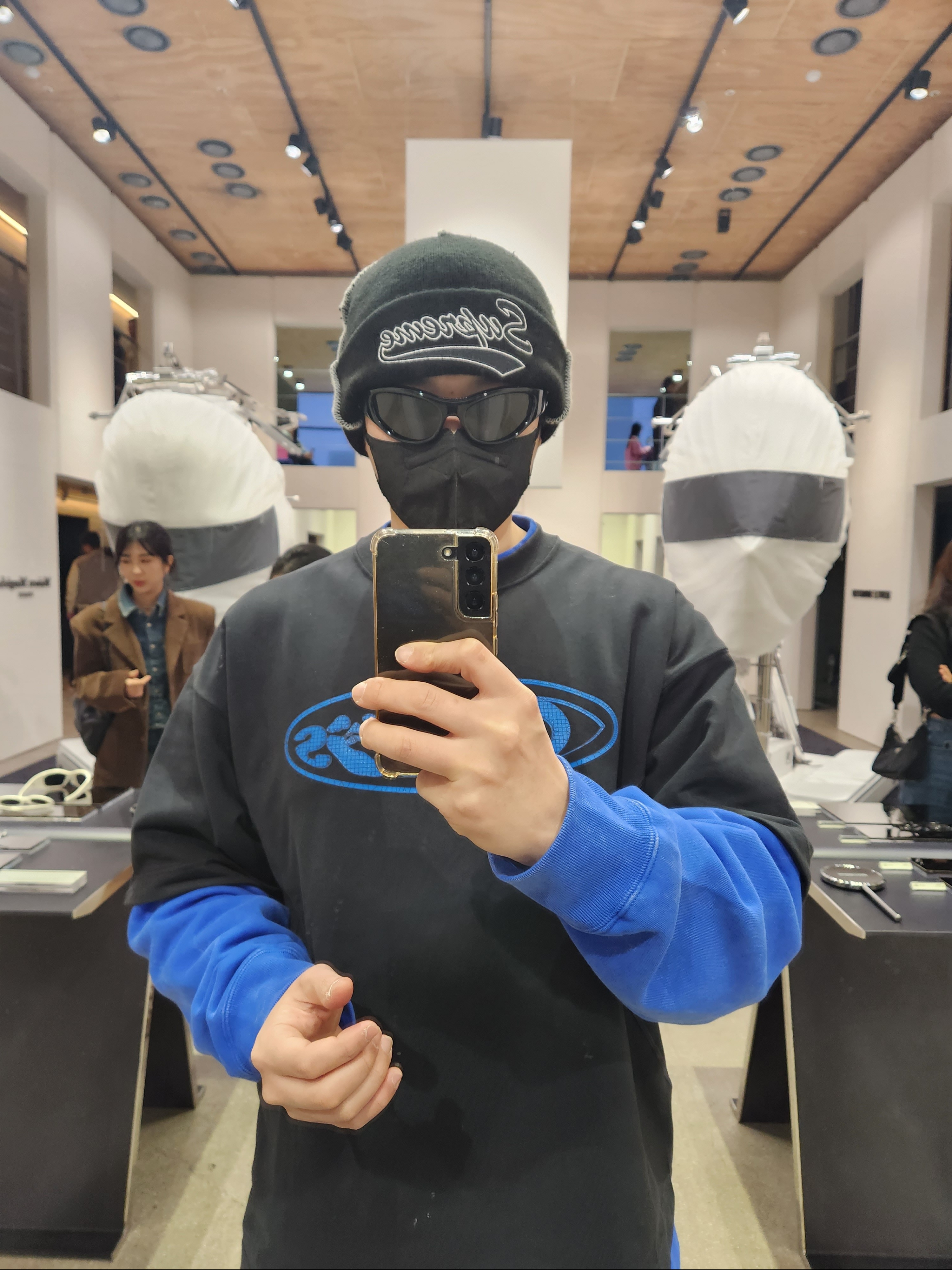 Gentle Monster x Maison Margiela MM003 Black Black, Nike x Off-White NRG T-Shirt Black - Asia 착용 스타일