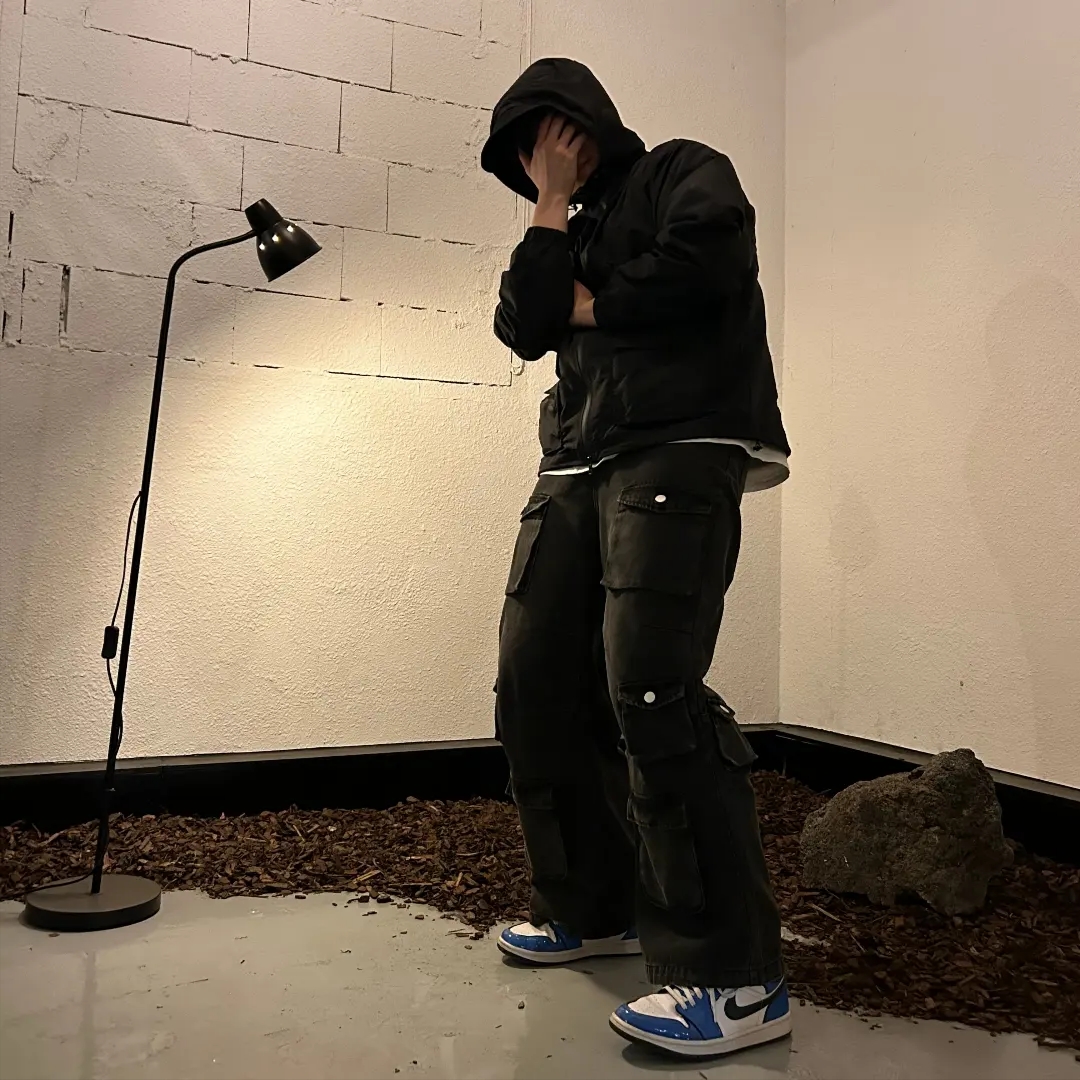 Jordan 1 Mid SE Signal Blue 착용 스타일 - 1