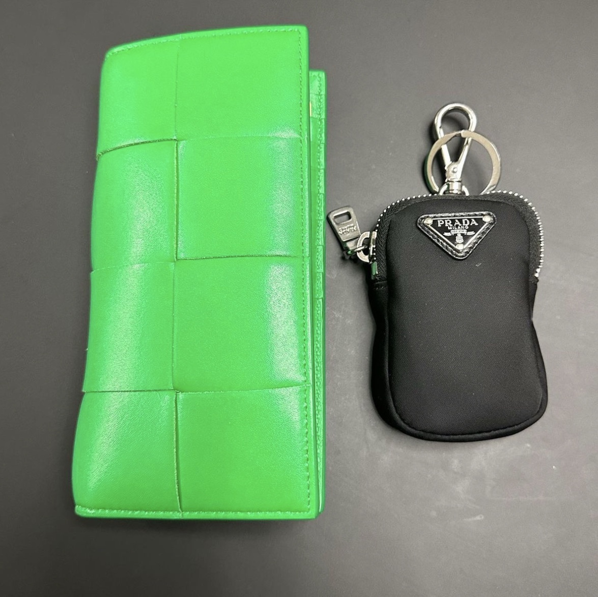 Bottega Veneta Flap Card Case Parakeet 착용 스타일 - 3