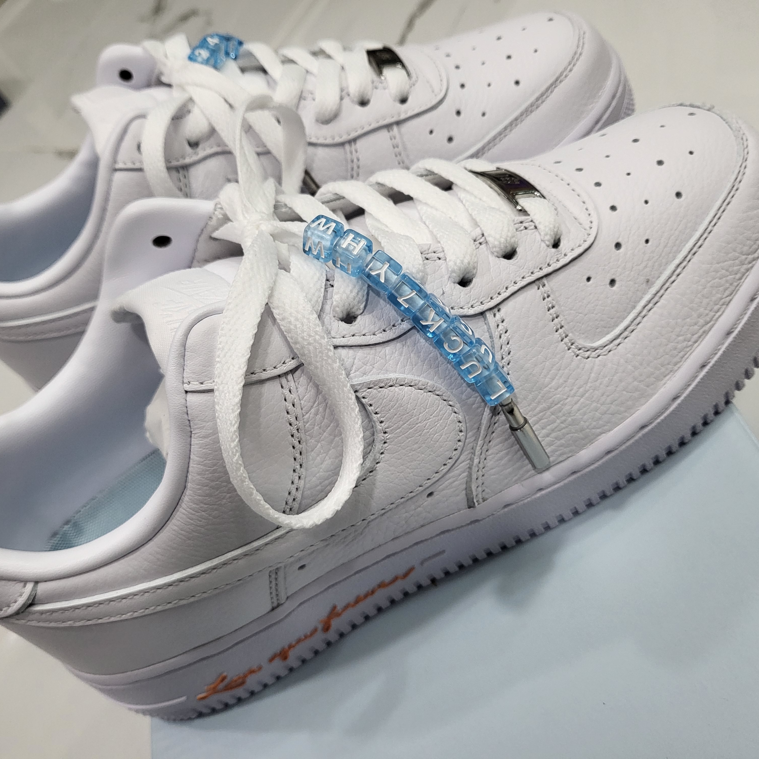 Nike x Drake Nocta Air Force 1 Low SP Certified Lover Boy White 착용 스타일 - 3