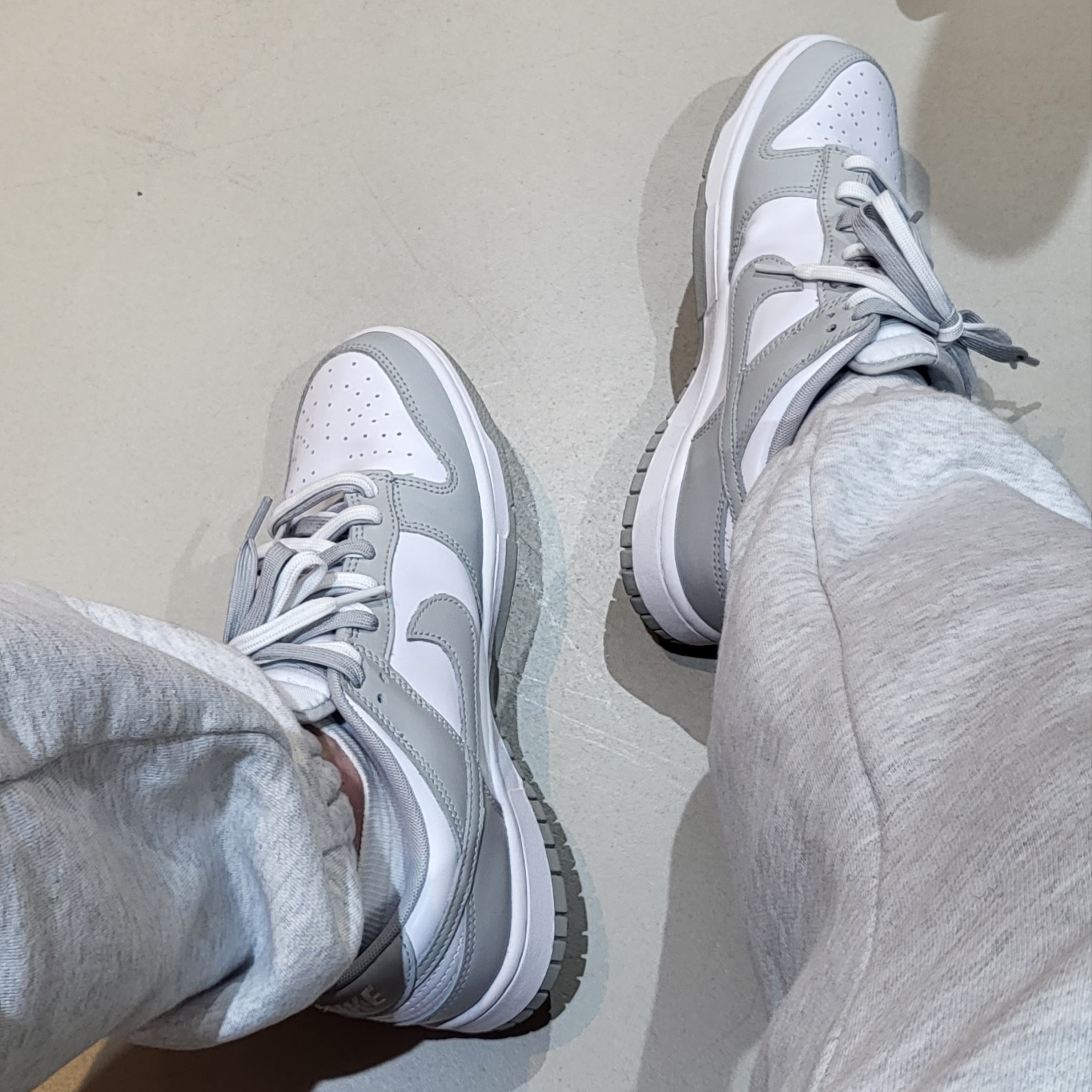 Nike Dunk Low Retro Grey Fog 착용 스타일