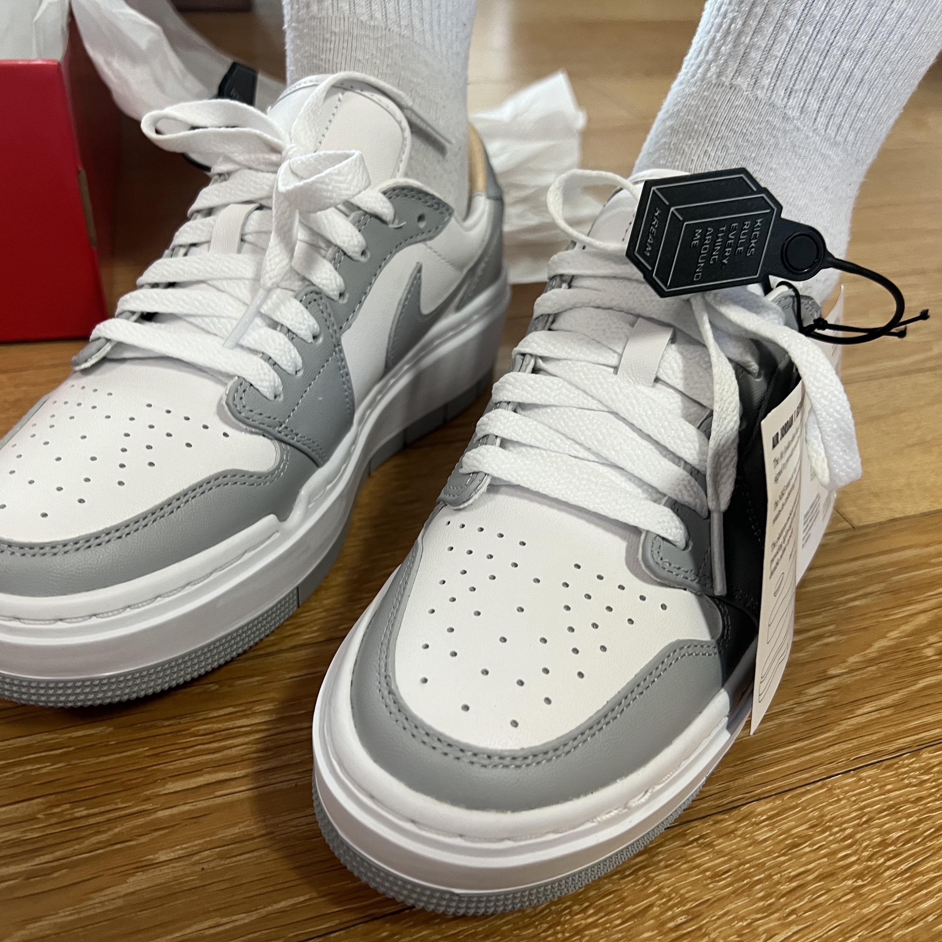 (W) Jordan 1 Elevate Low White and Wolf Grey 착용 스타일
