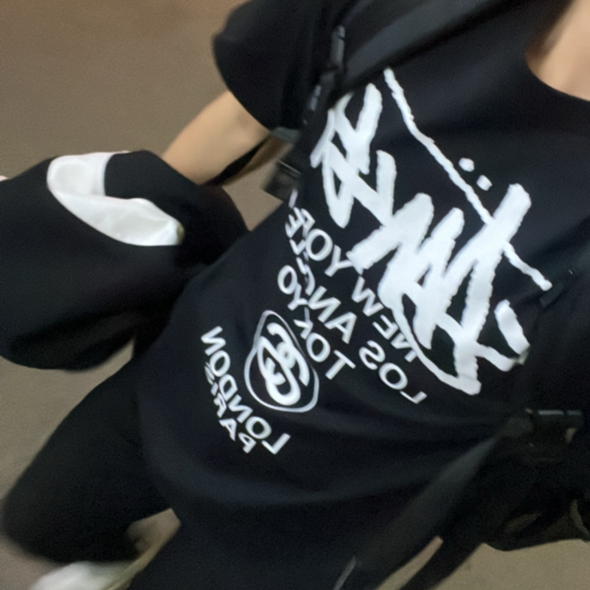 Stussy World Tour T-Shirt Black 착용 스타일