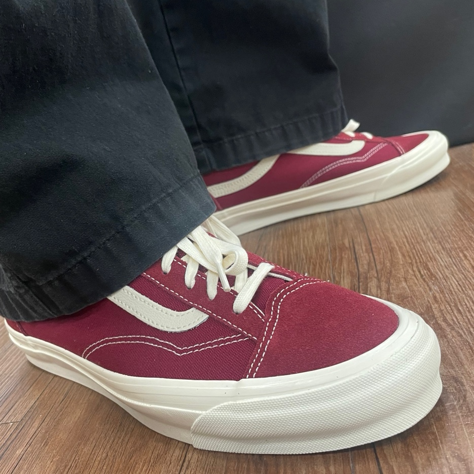 Vans Vault OG Style 36 LX Suede Canvas Pomegranate 착용 스타일