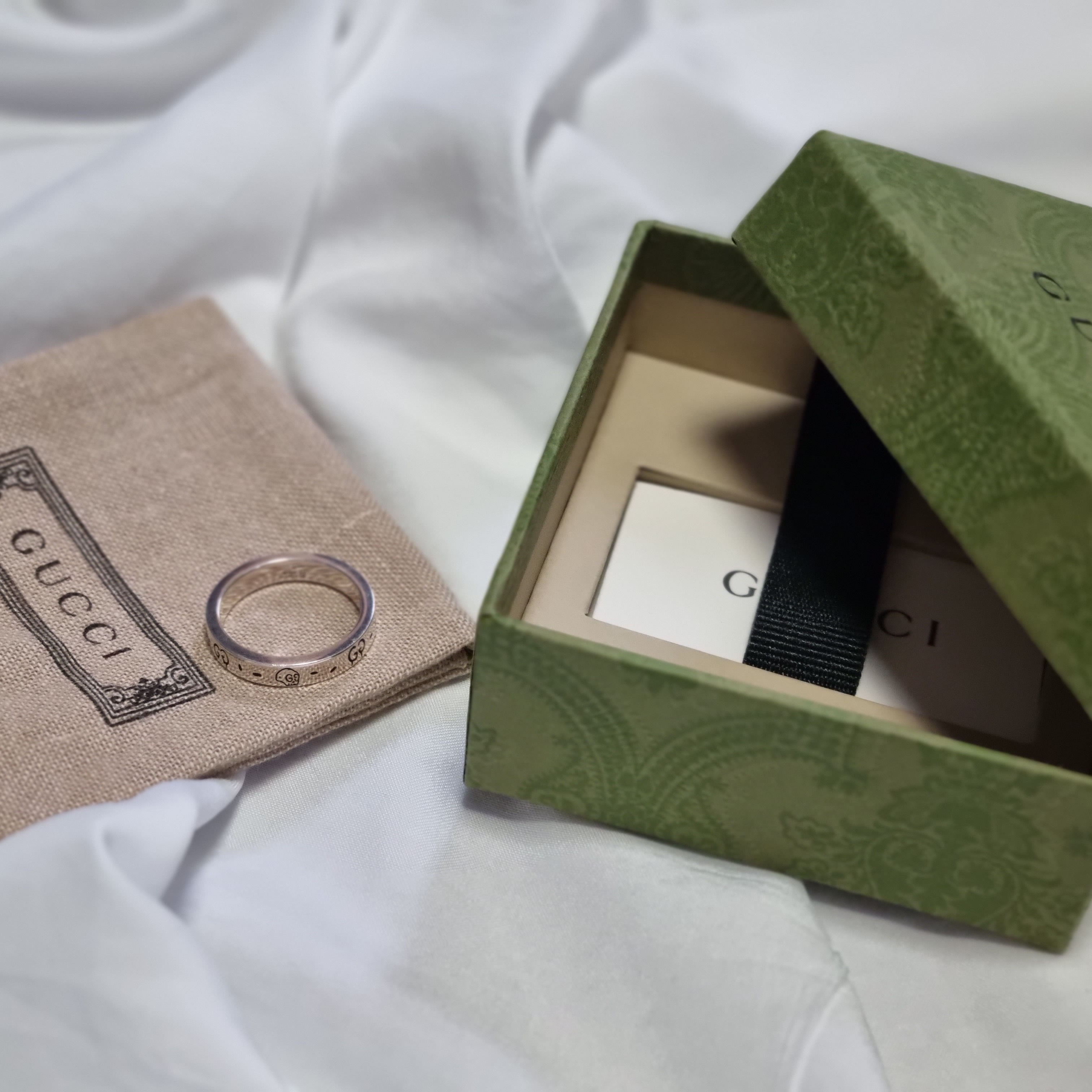 Gucci Ghost Ring Silver 3.8mm 착용 스타일
