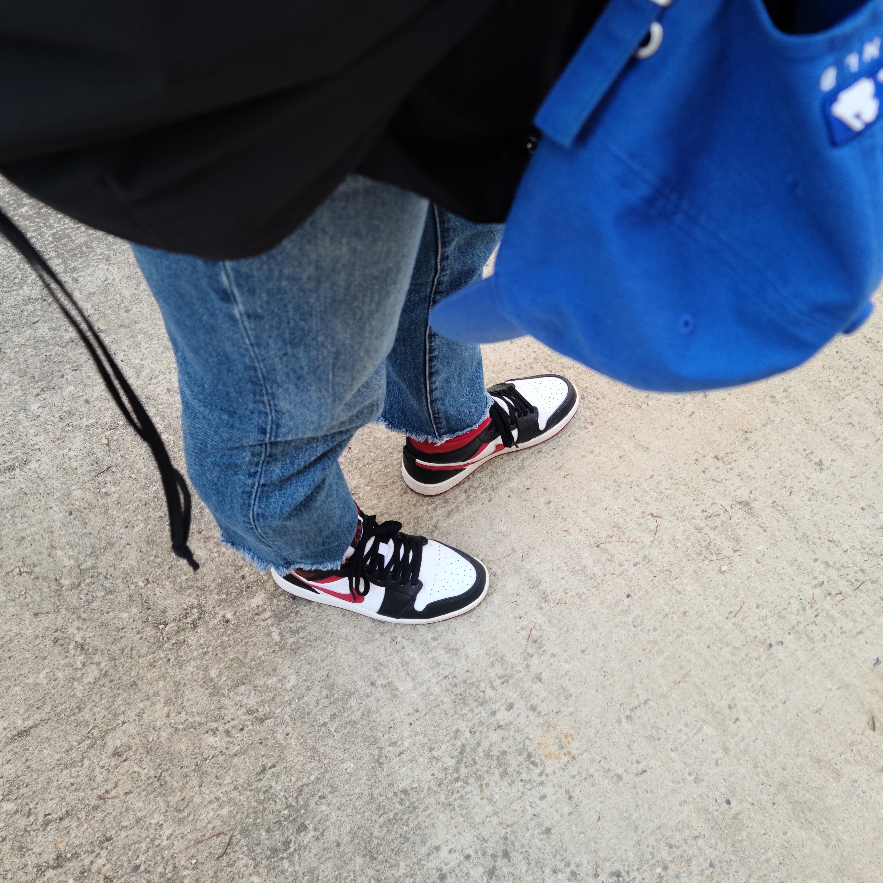 Jordan 1 Mid Gym Red Black White 착용 스타일