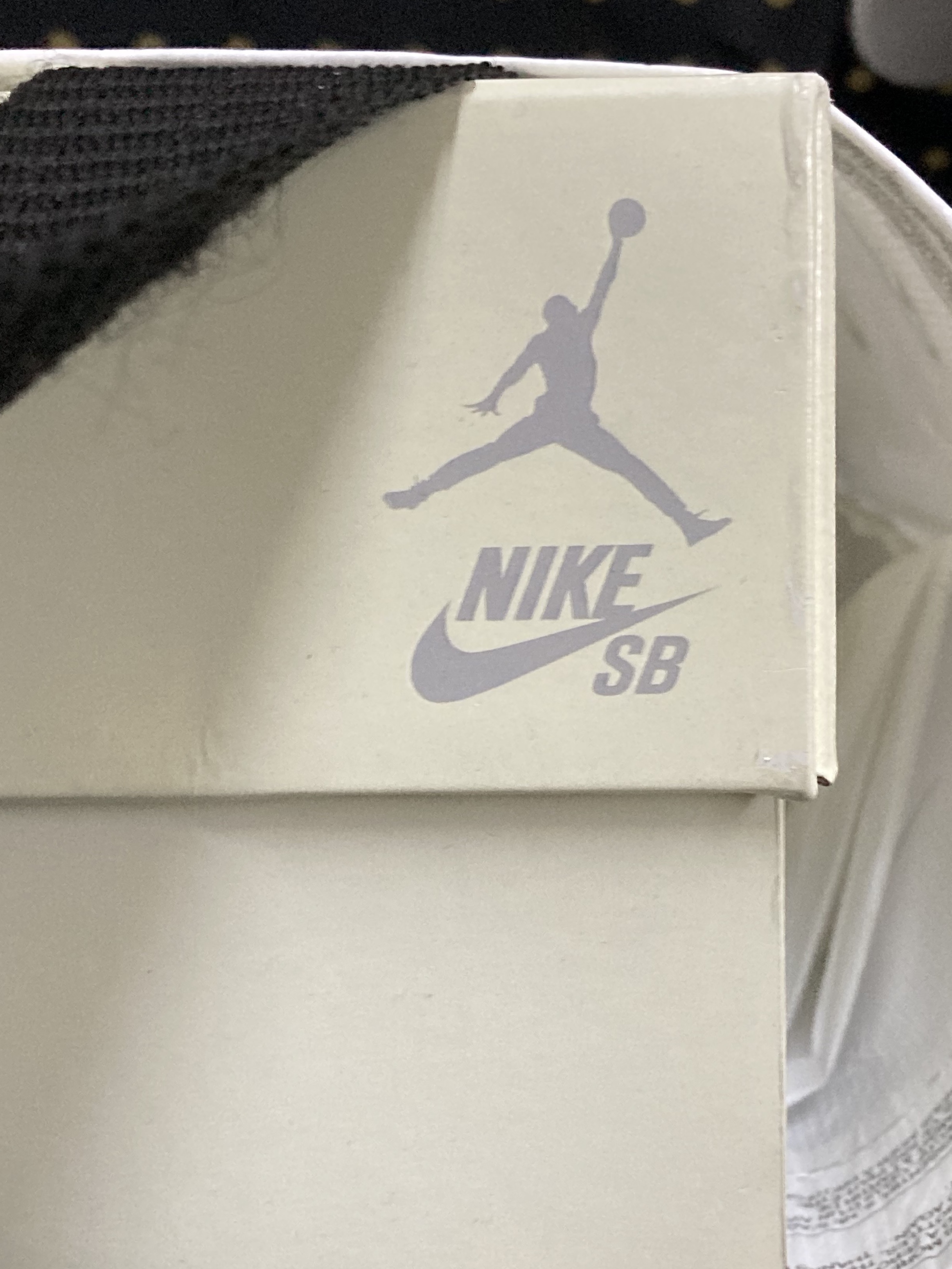 Jordan 4 x Nike SB Retro SP Pine Green 착용 스타일 - 2