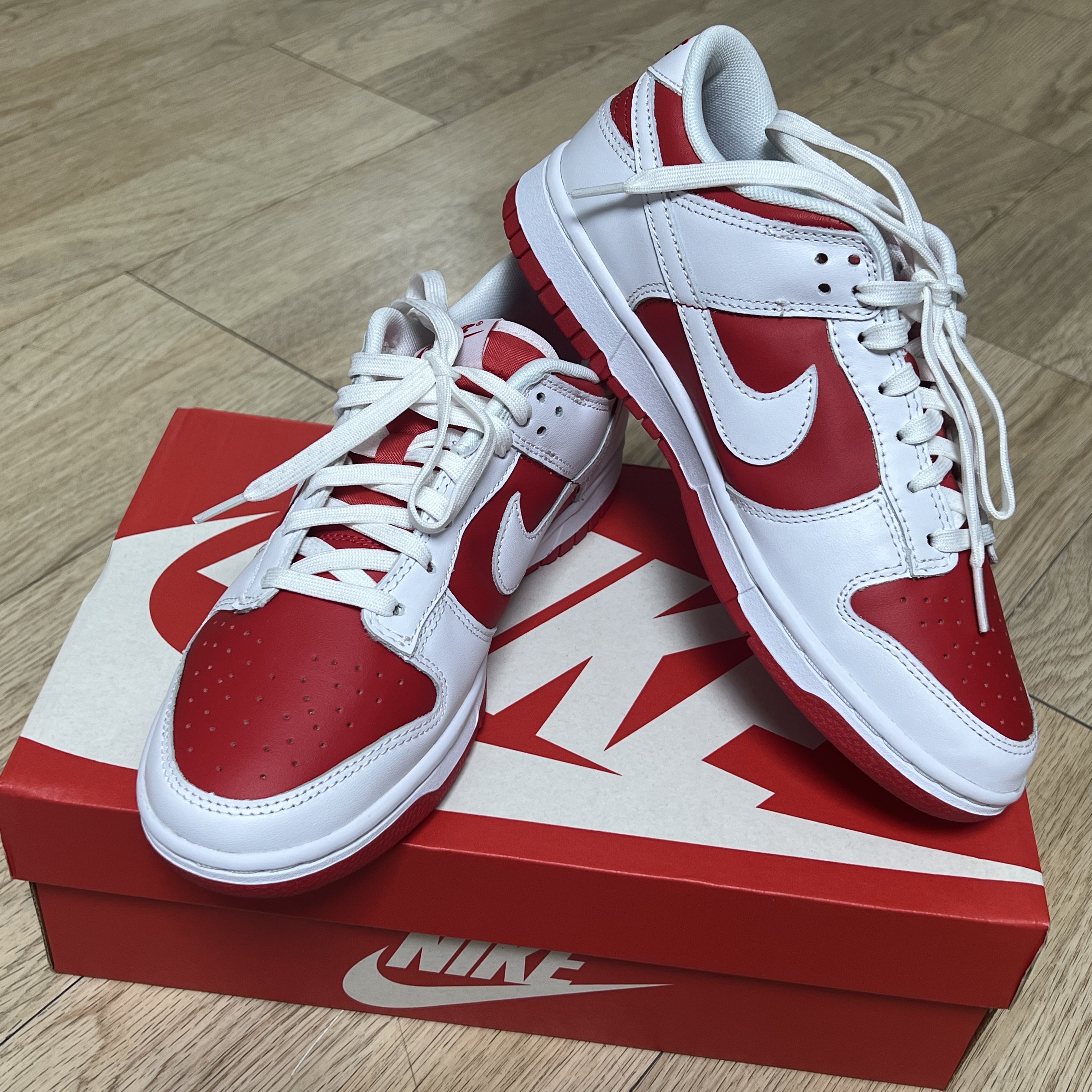 Nike Dunk Low Retro Championship Red 착용 스타일