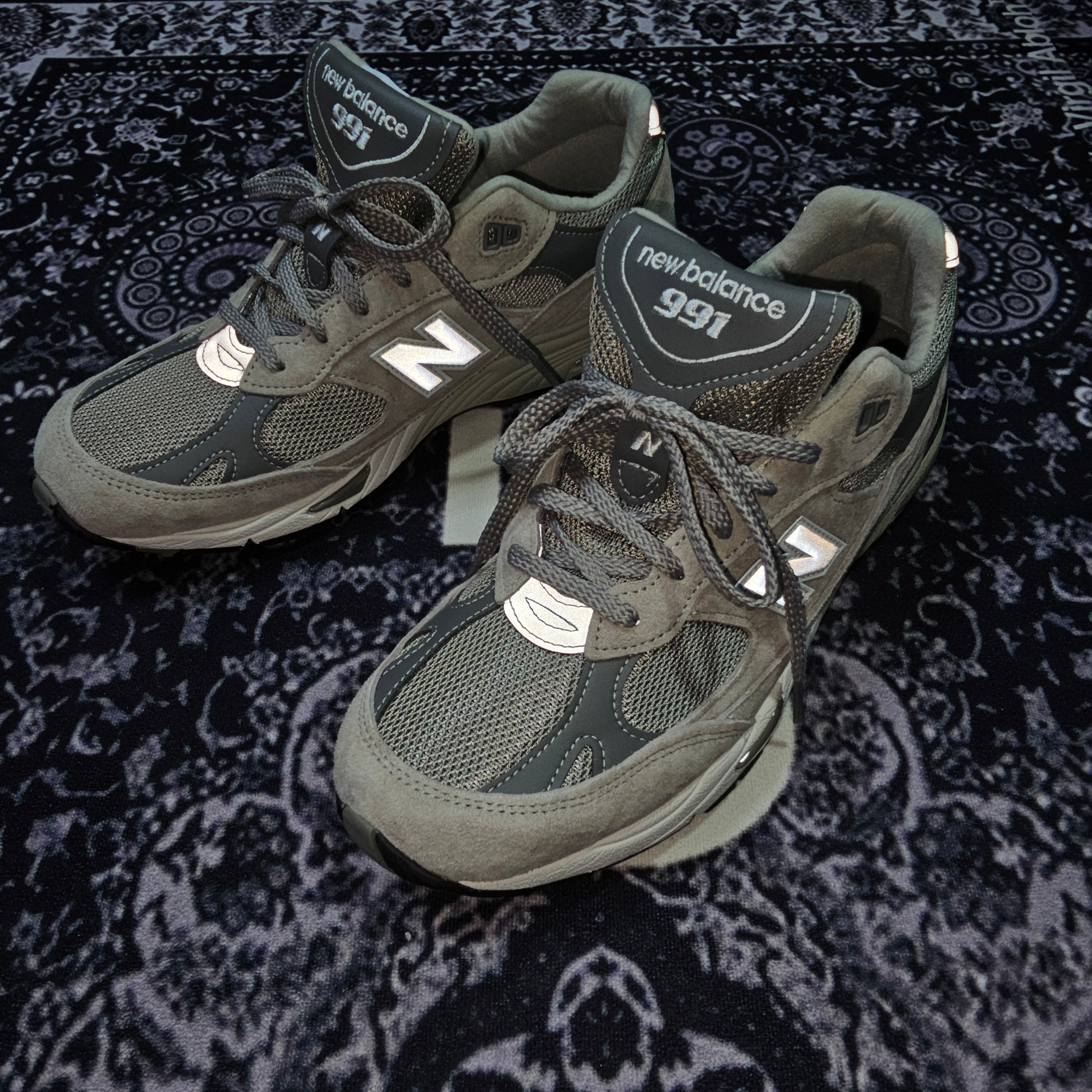 New Balance 991 Made in UK Grey 착용 스타일 - 1