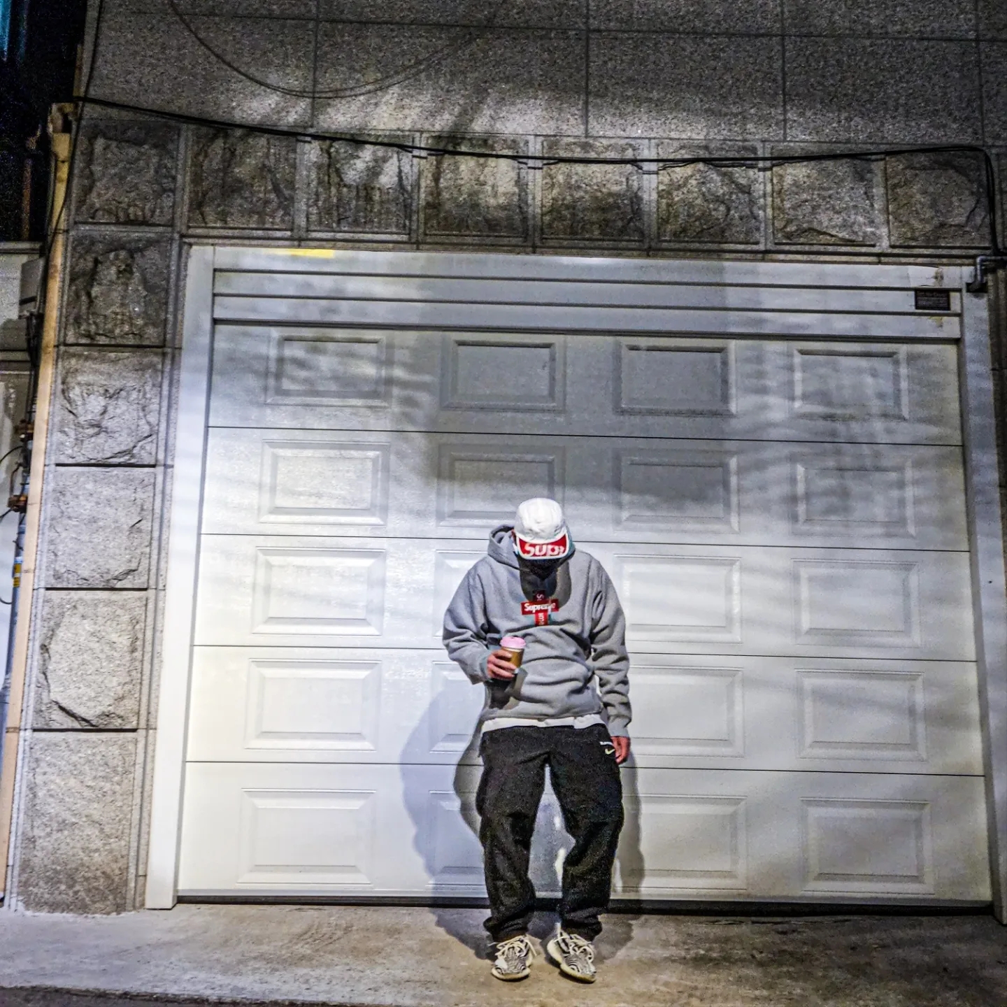 Supreme Cross Box Logo Hooded Sweatshirt Heather Grey - 20FW, Supreme x Nike Jewel Reversible Ripstop Pants Black - 20FW 착용 스타일 - 2