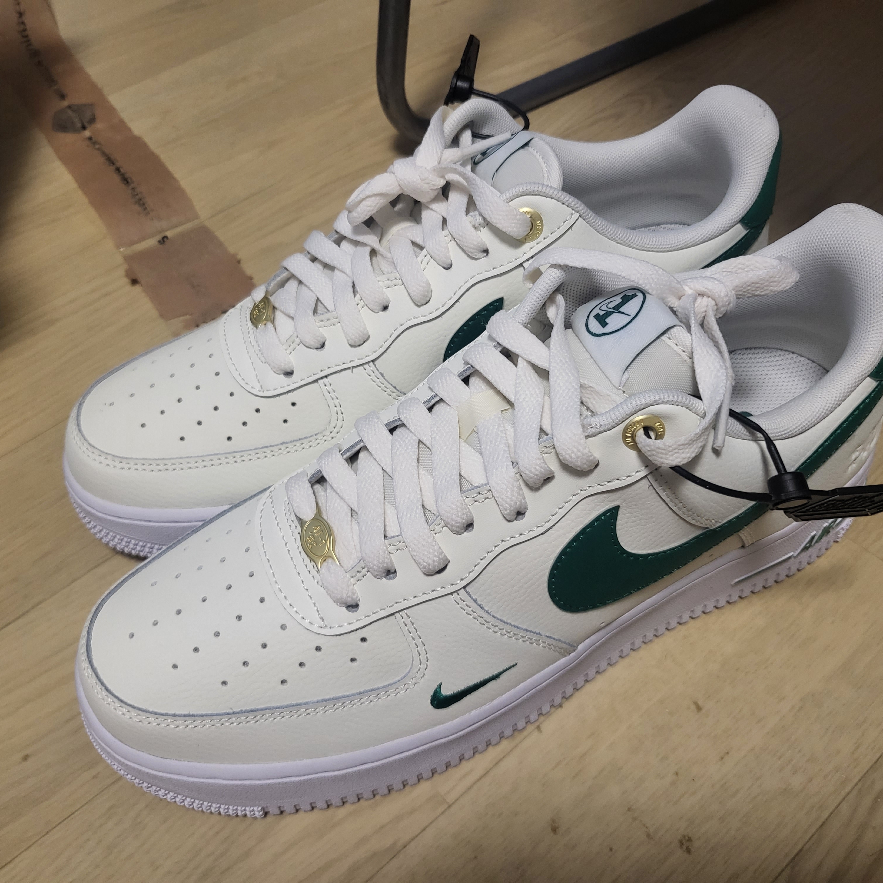 Nike Air Force 1 '07 LV8 40th Anniversary Join Forces Sail Malachite 착용 스타일 - 2