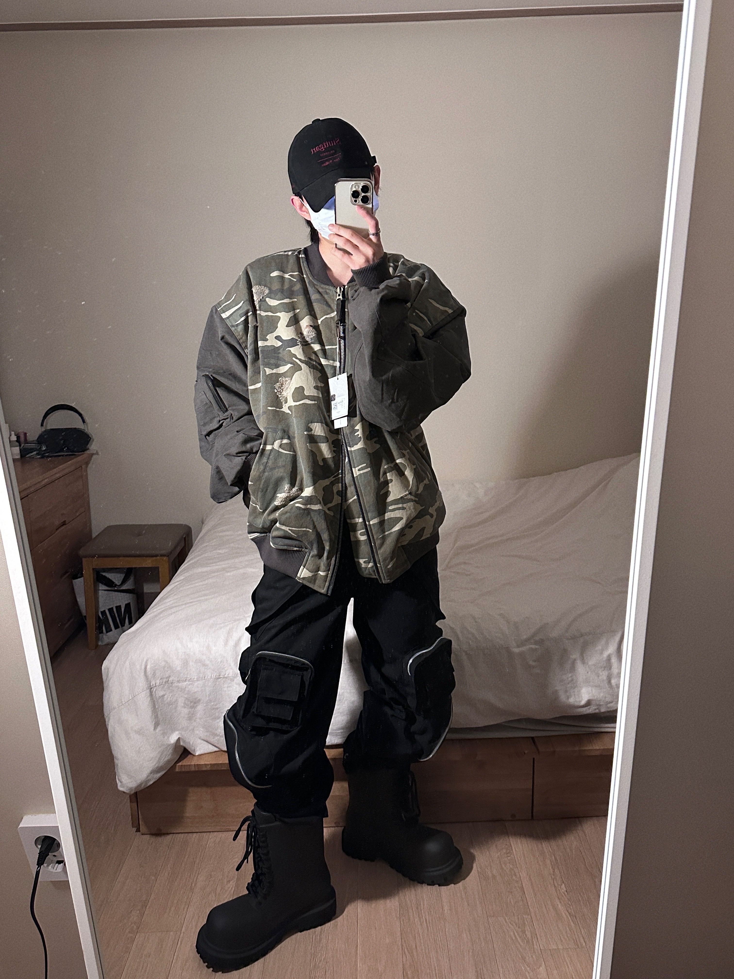 Undermycar Vetek Camouflage Destroyed Bomber Kombu - 23SS, Undermycar Stuttgart Vintage Washing Ball Cap Black Red - 22SS 착용 스타일 - 2
