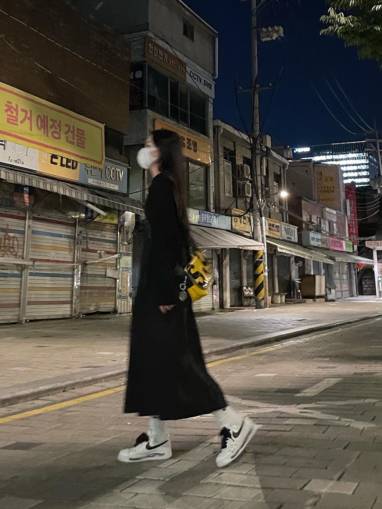 Nike x Peaceminusone Air Force 1 Low Para-Noise 2.0 착용 스타일 - 2
