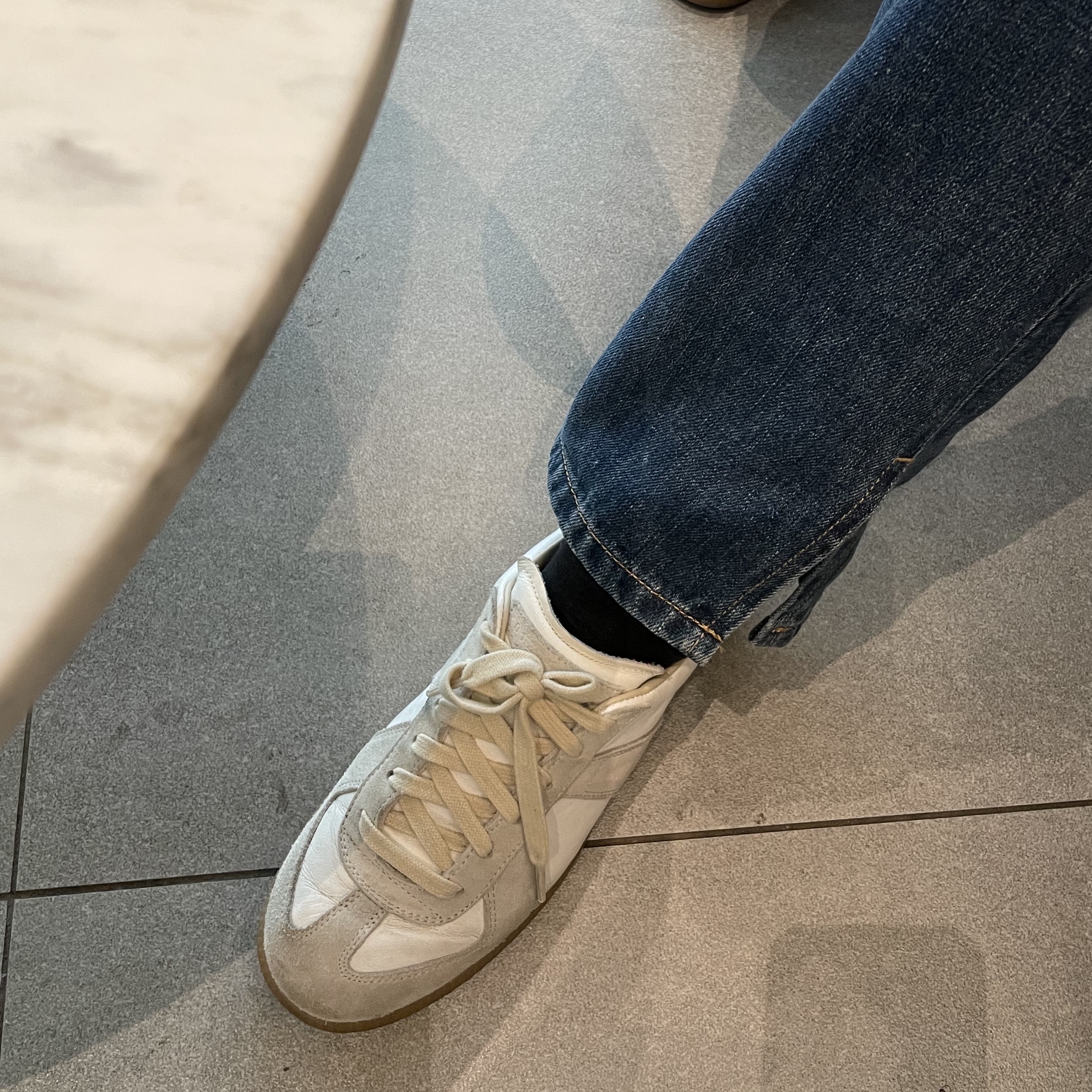 Maison Margiela Calfskin Replica Sneakers 착용 스타일