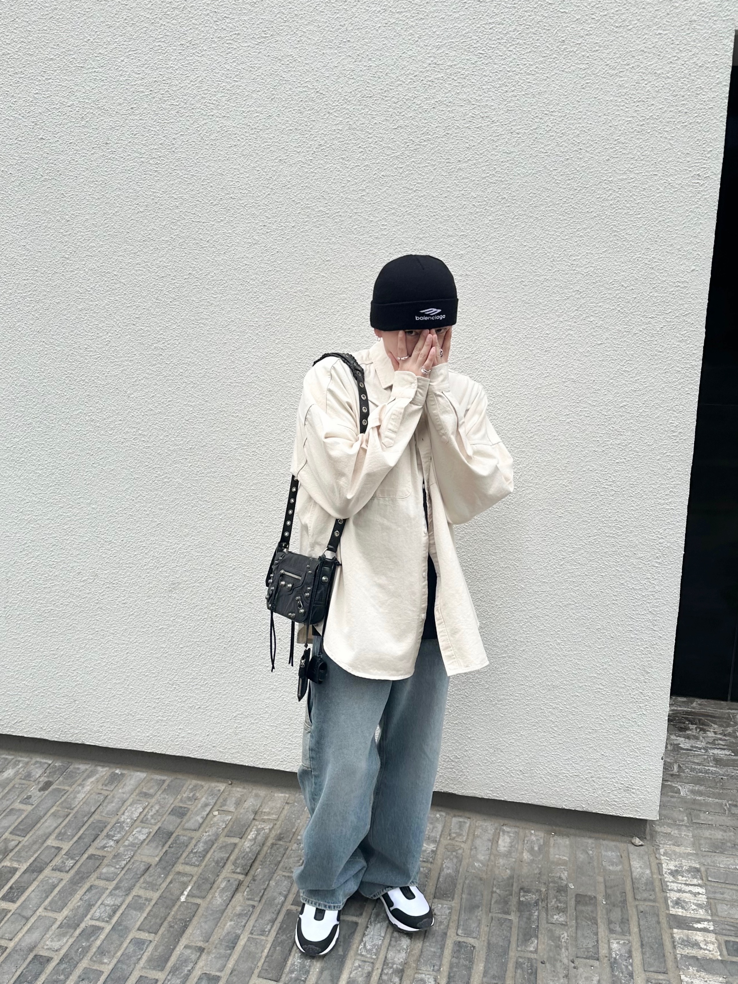Nike x Comme des Garcons Homme Plus Air Max Sunder SP White Black, Balenciaga Crocodile Embossed Le Cagole XS Shoulder Bag Black 착용 스타일 - 2
