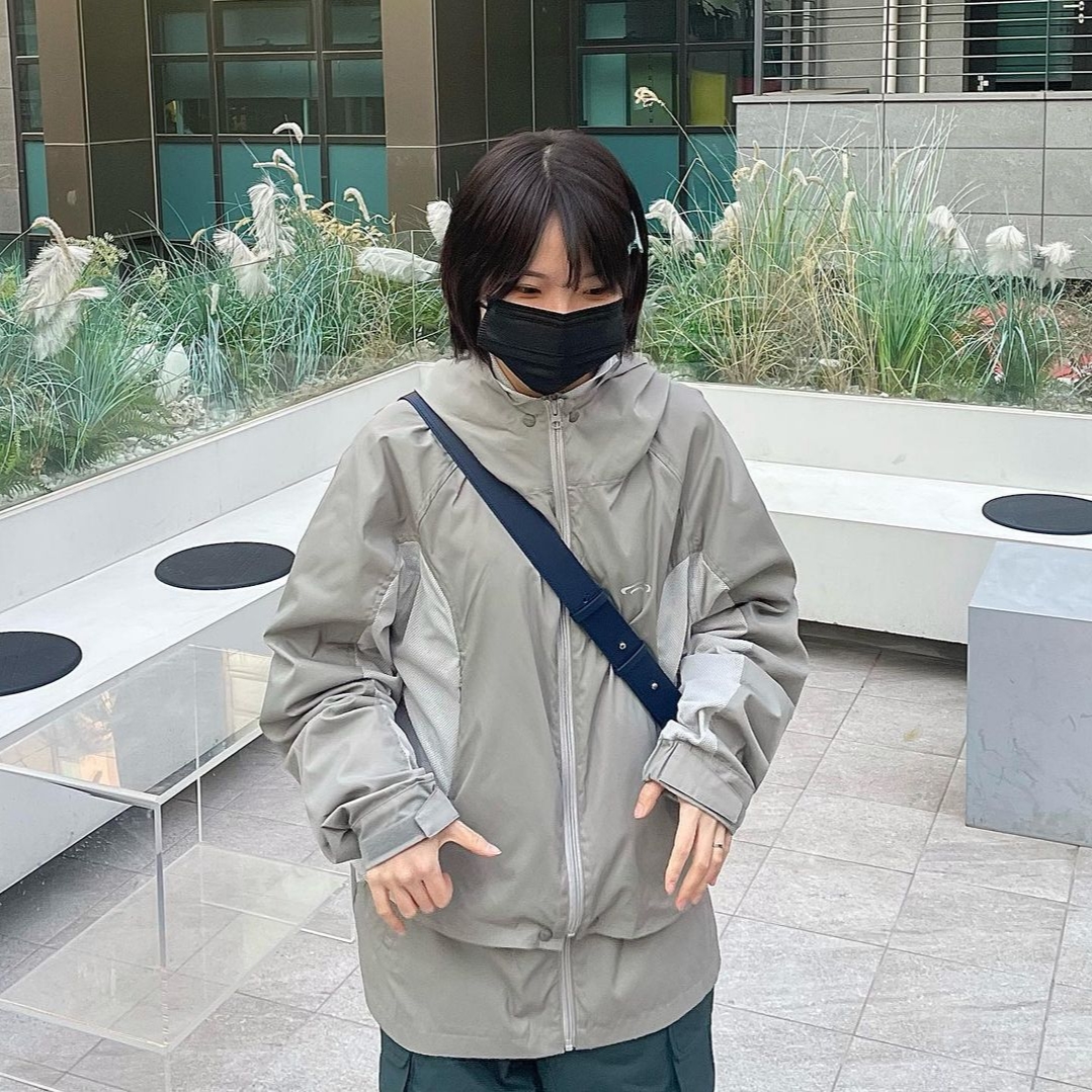 Art Of Field Assembled Jacket Beige, Asics x Freja Wewer Gel-1090 V2 Clay Grey Pure Silver 착용 스타일 - 3