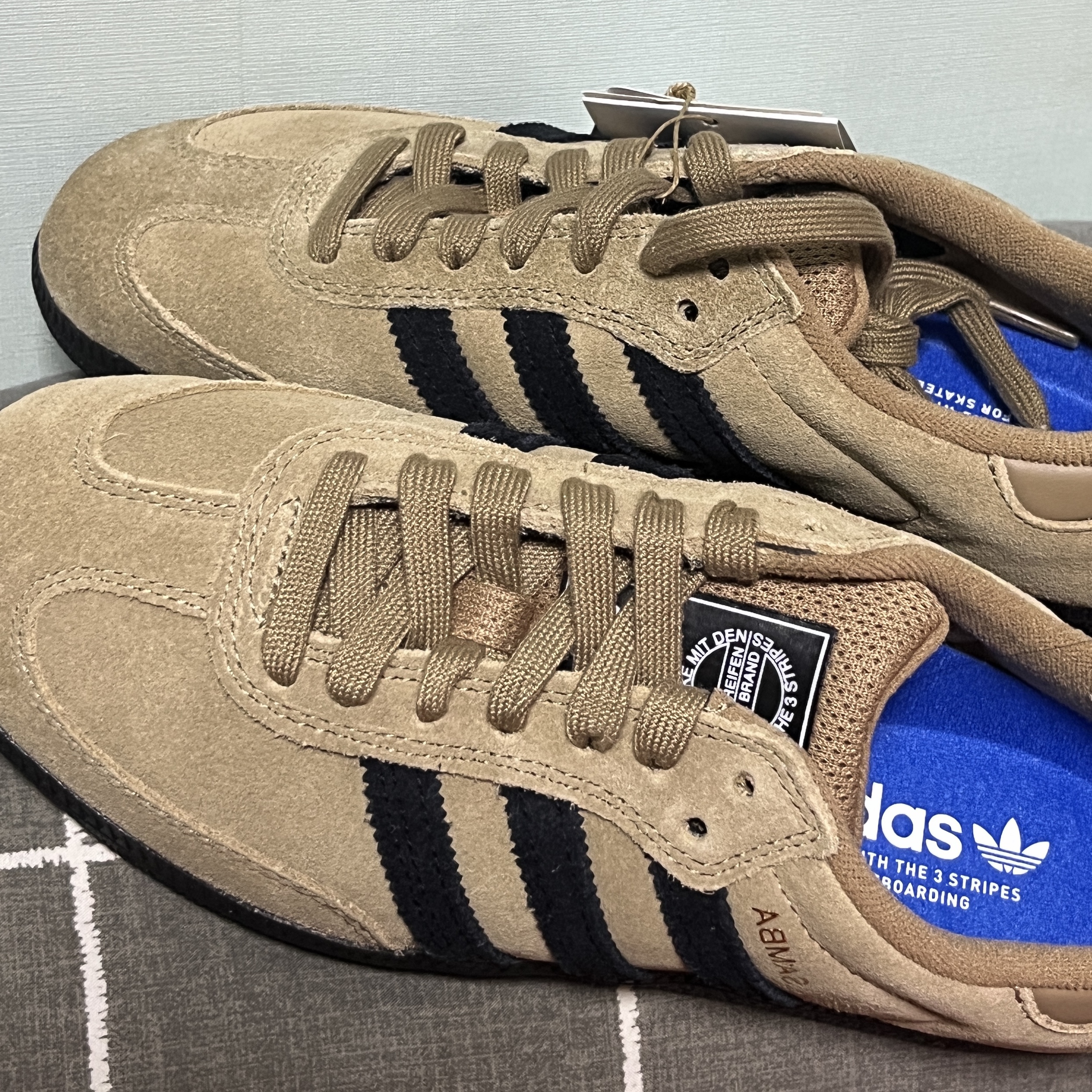 Adidas Samba ADV Cardboard 착용 스타일 - 2