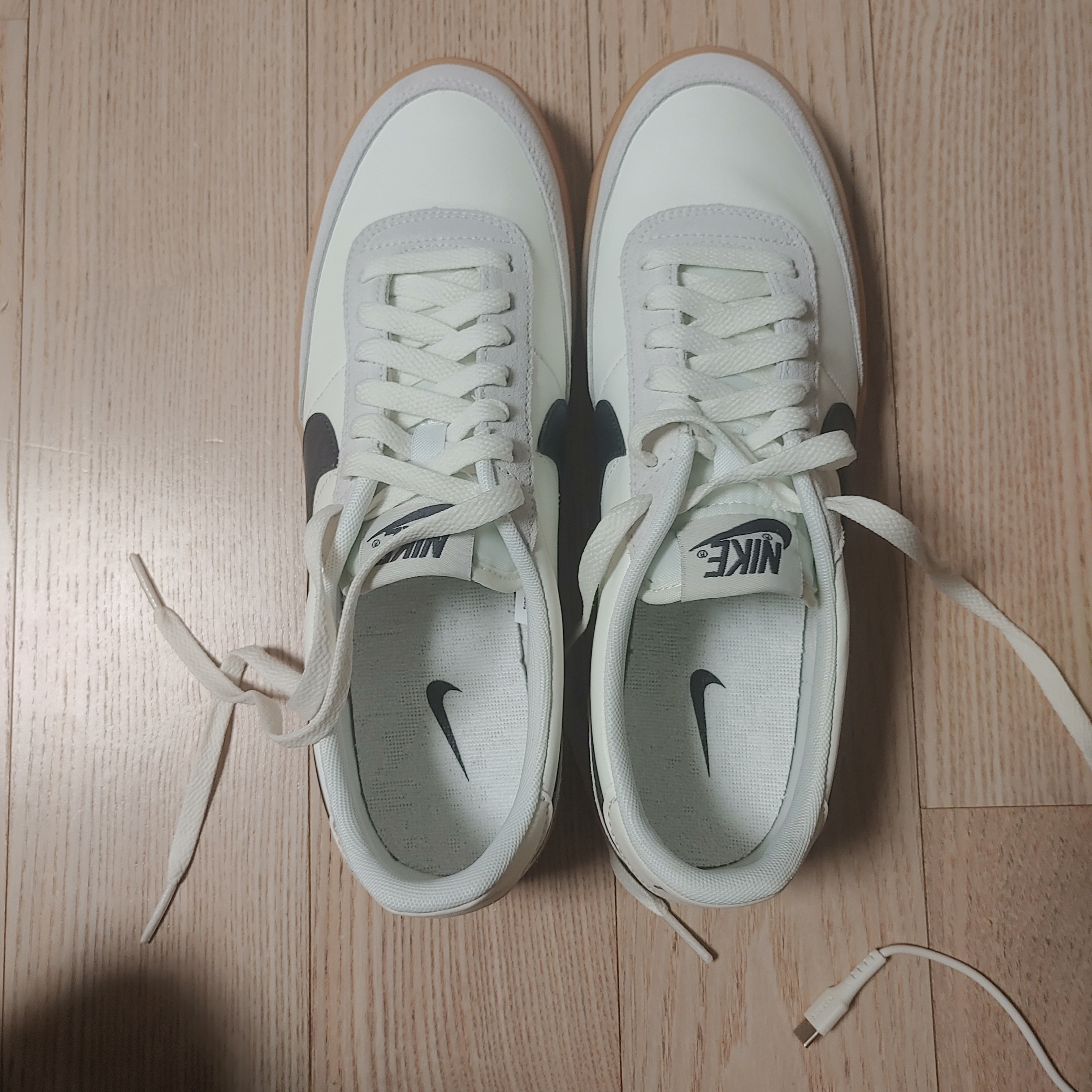 Nike Killshot 2 Leather Sail Oil Grey Gum 착용 스타일