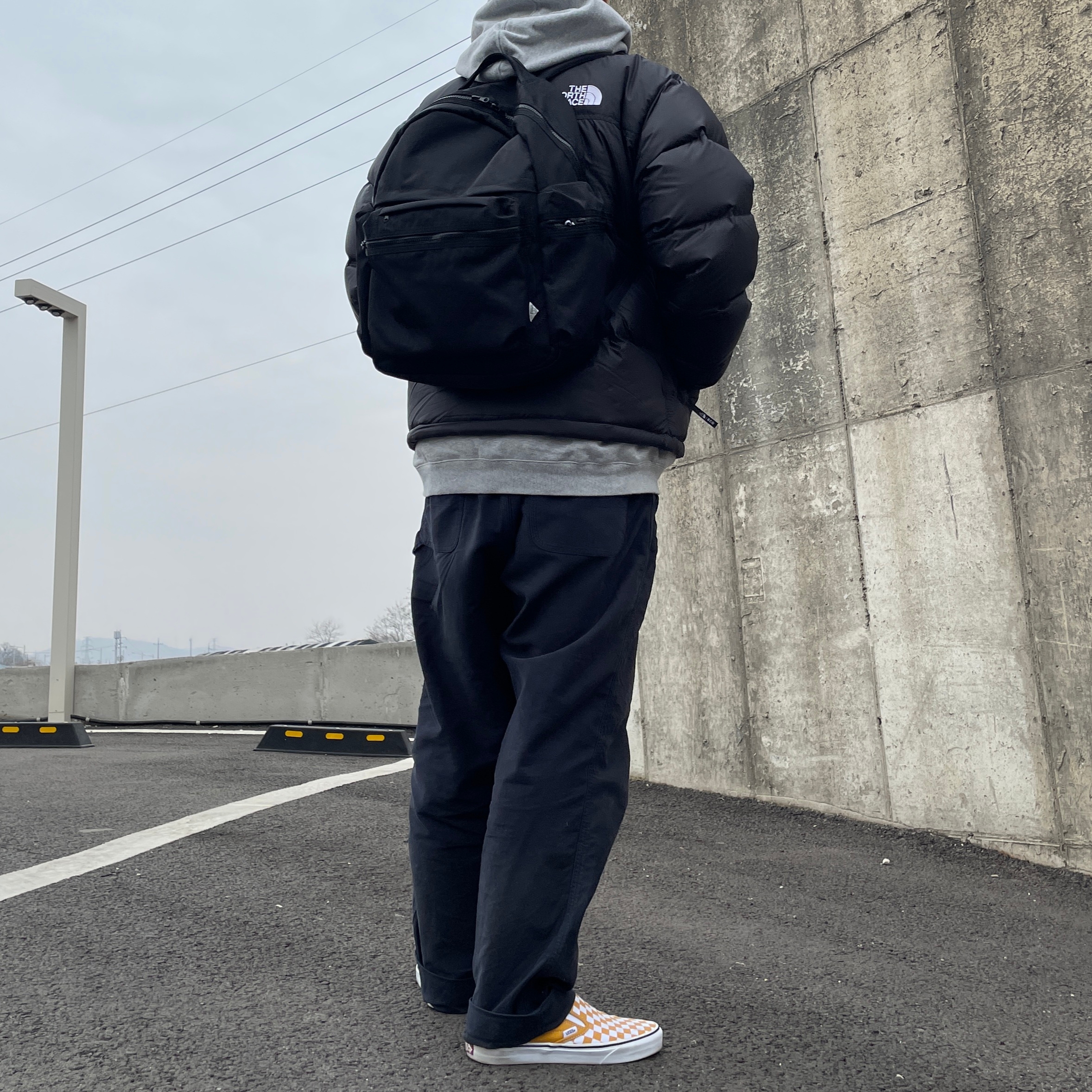 Found Pocket Worker Backpack Black 착용 스타일