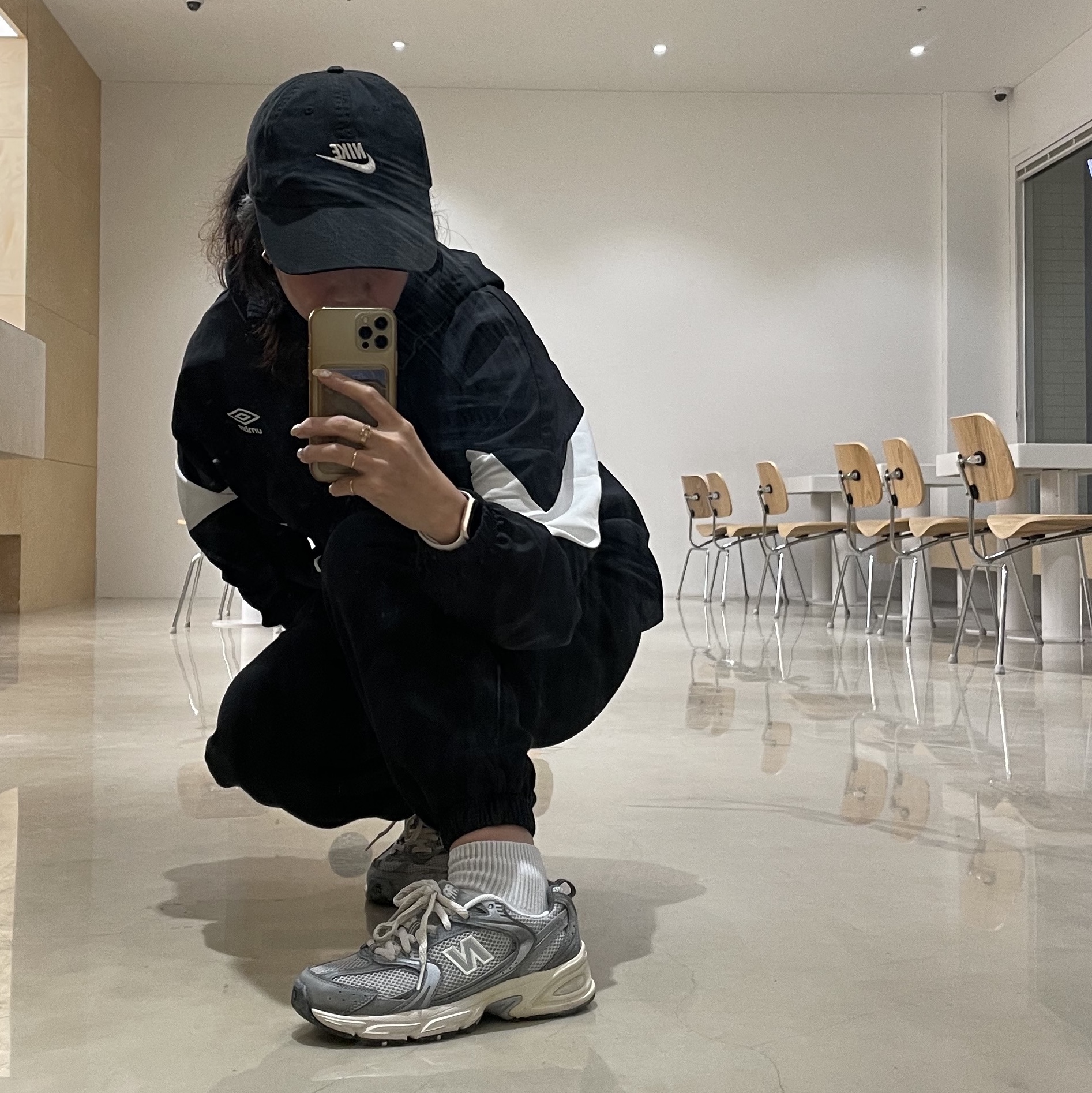 New Balance 530 Premium Vintage Grey Matter 착용 스타일