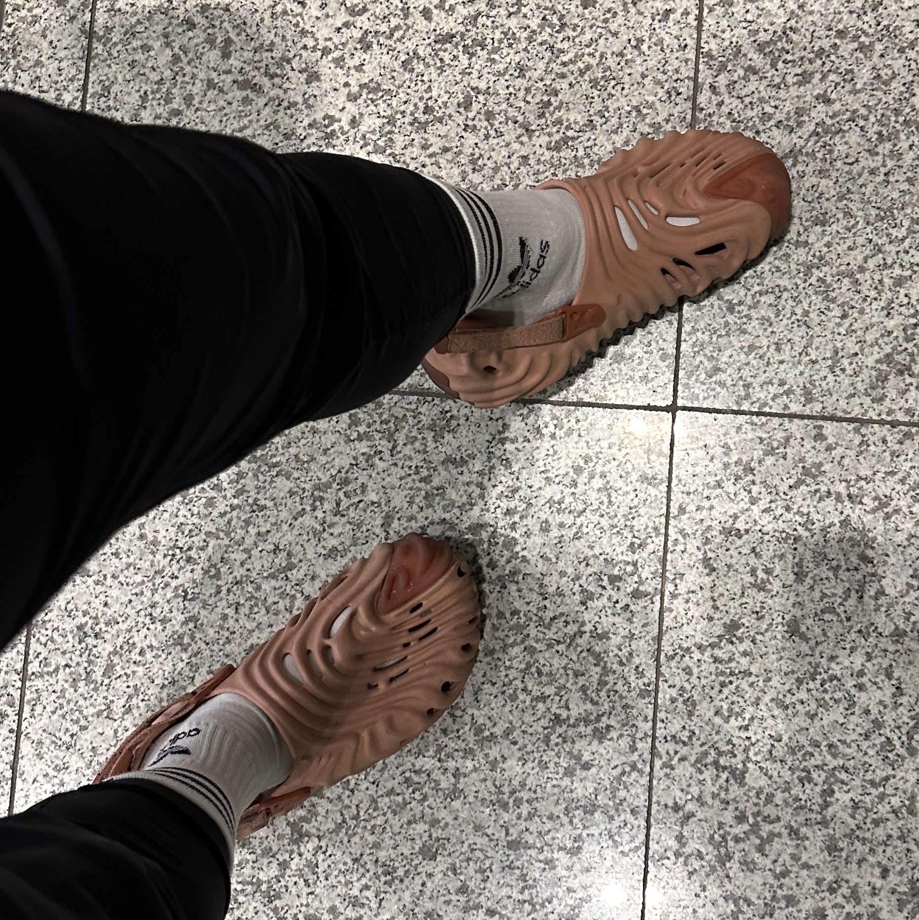 Crocs x Salehe Bembury Pollex Clog Kuwata 착용 스타일